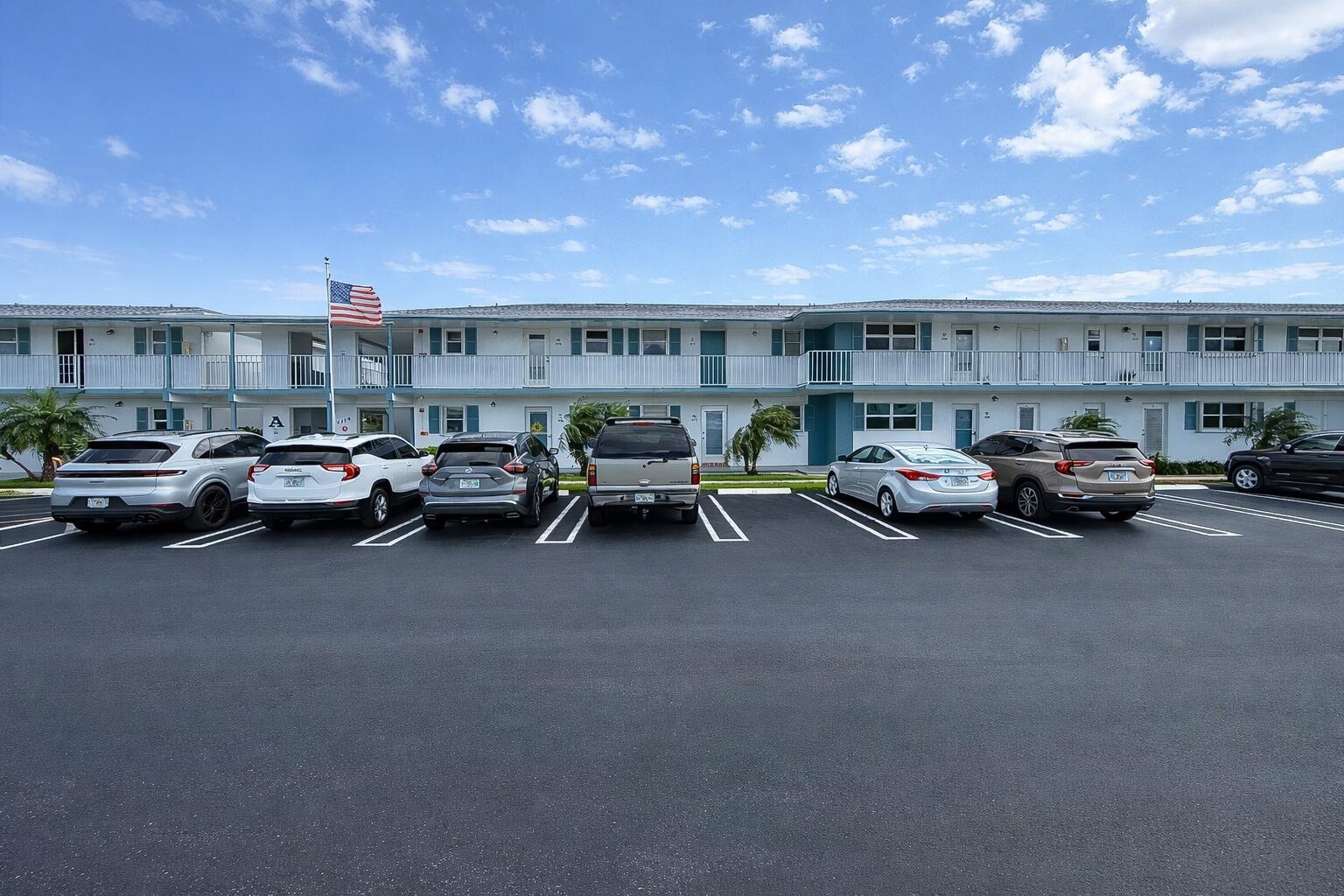 1114 Lake Terrace 205 — photo