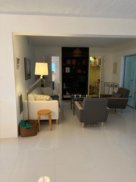 Home in Lake Worth, FL 33461 — photo 3