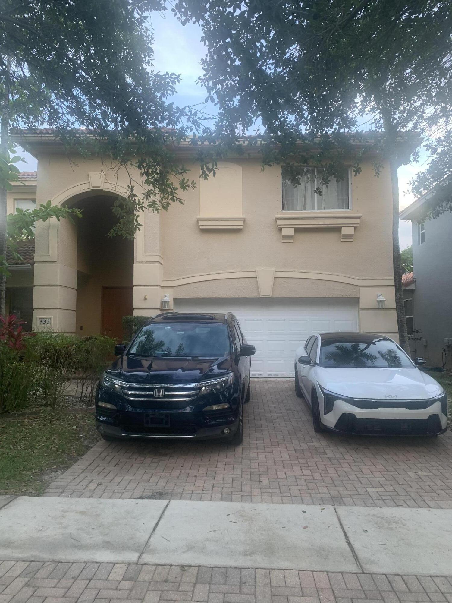 433 Gazetta Way — photo
