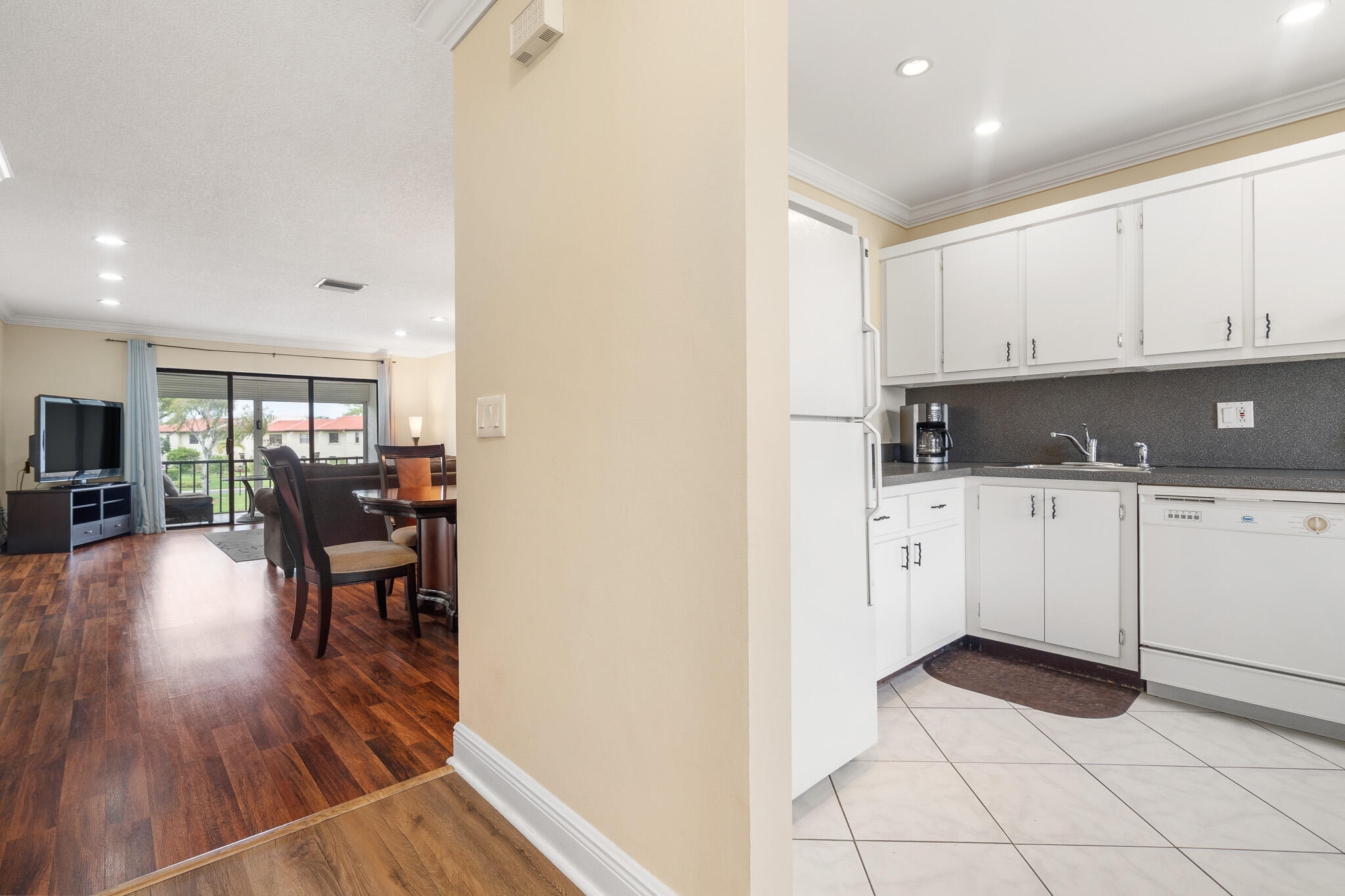 21218 Lago Circle H — photo