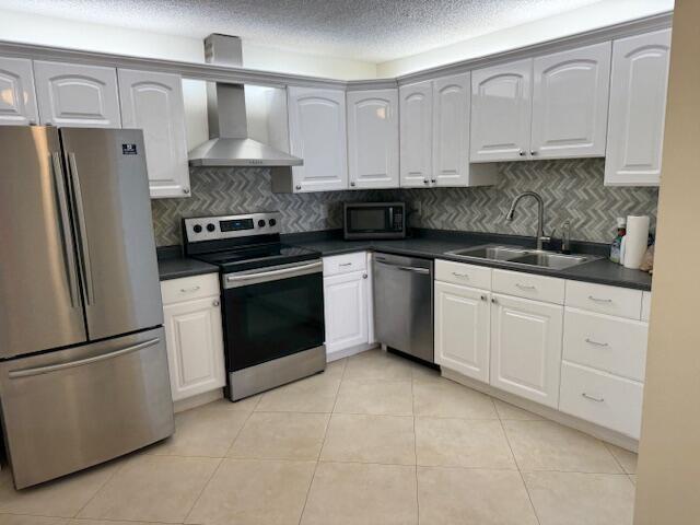 9256 Sabal Ridge Circle #D, Boca Raton, FL 33428