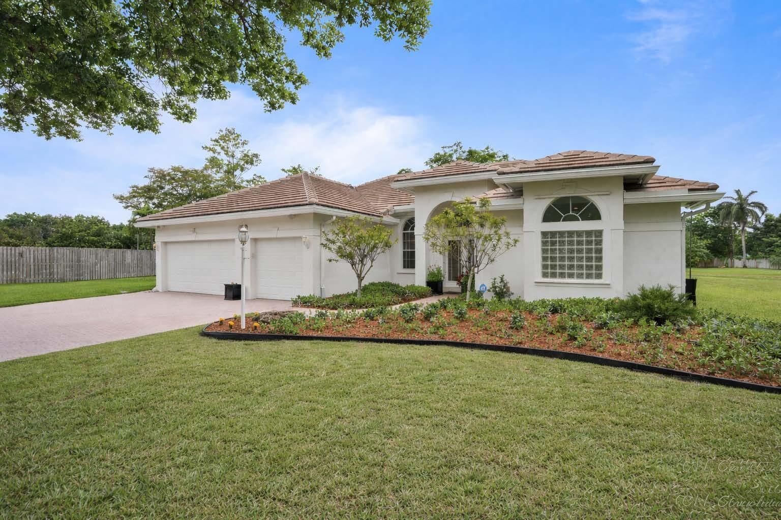 16245 Seneca Circle — photo