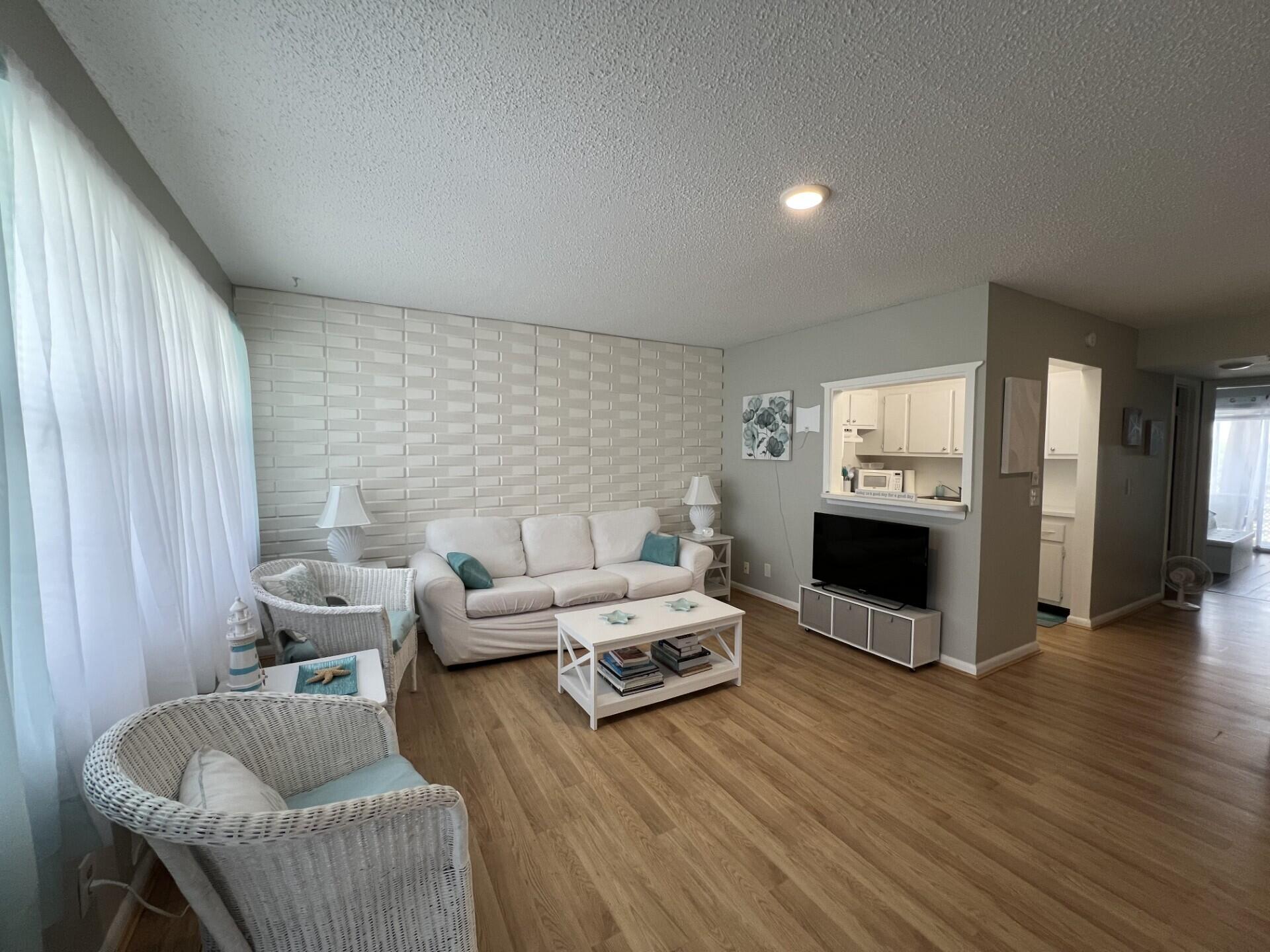 258 Markham L 258 — photo