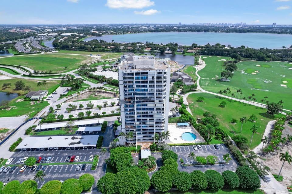 2400 Presidential Way 1206 — photo