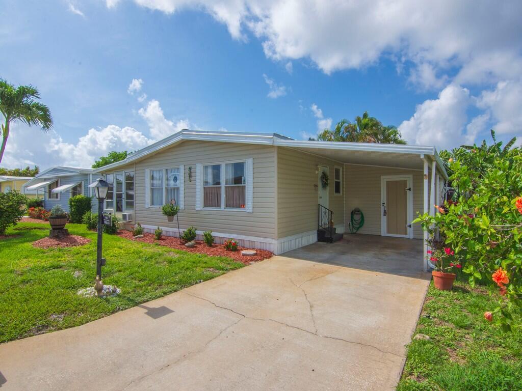 463 Onyx Way — photo