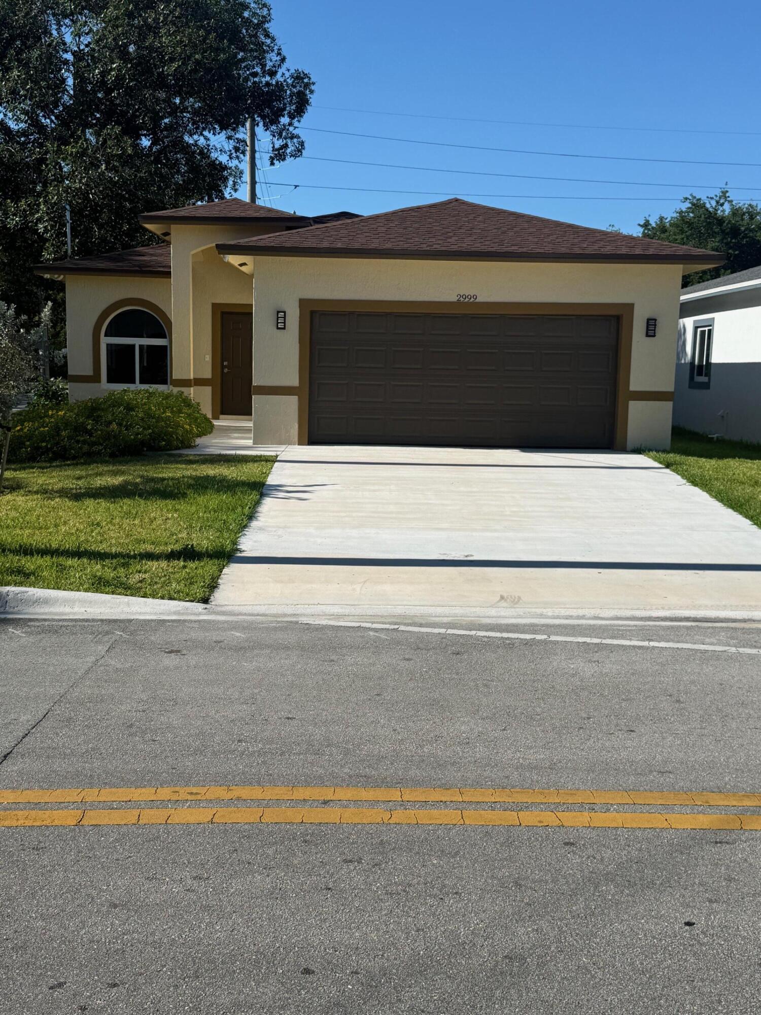 2999 NW 9th Street — photo