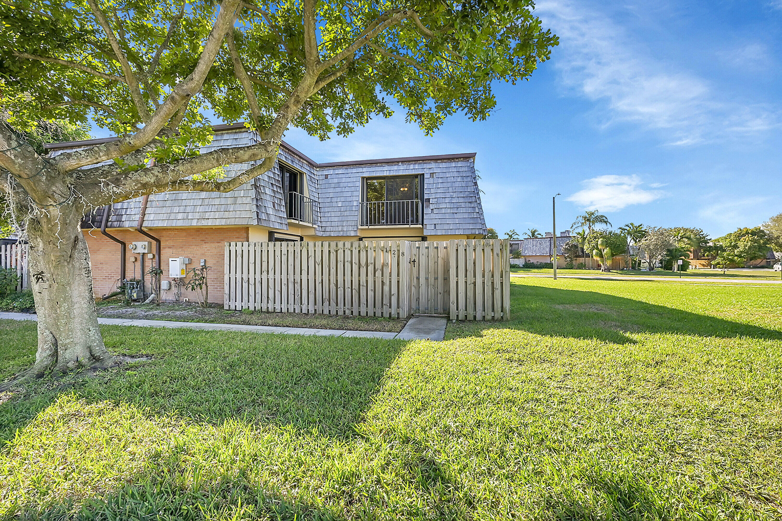128 Lake Arbor Drive — photo