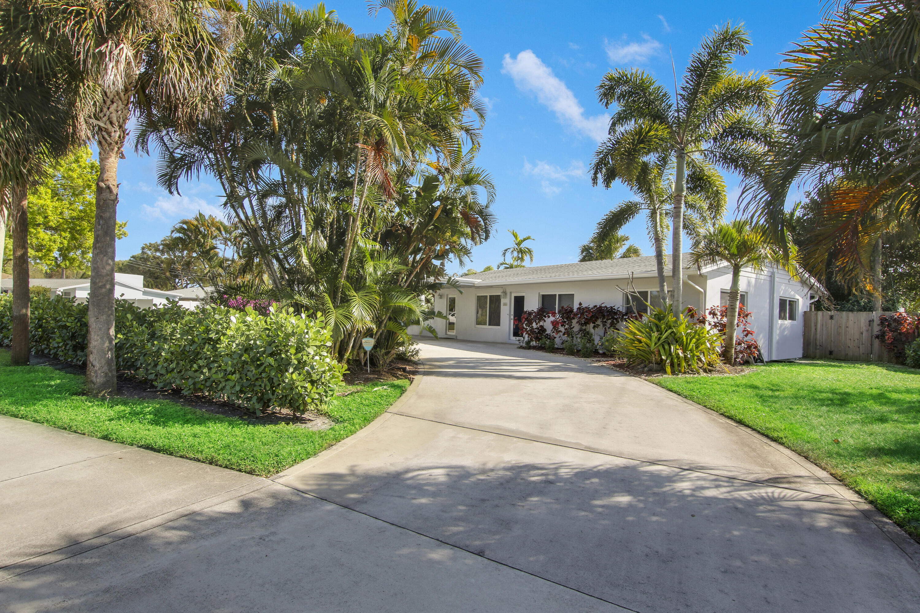 466 Tequesta Drive — photo