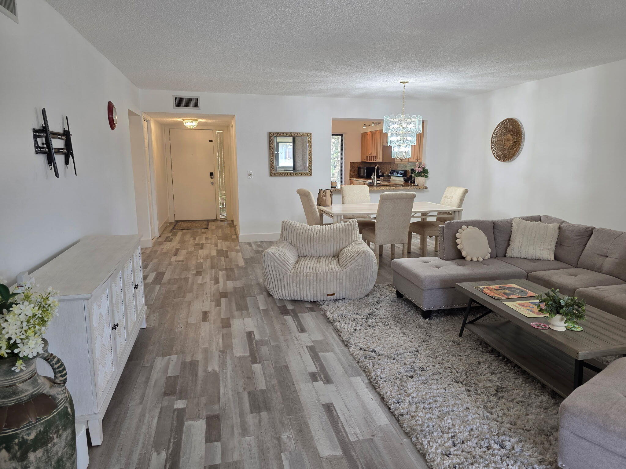11142 Green Lake Drive 202 — photo