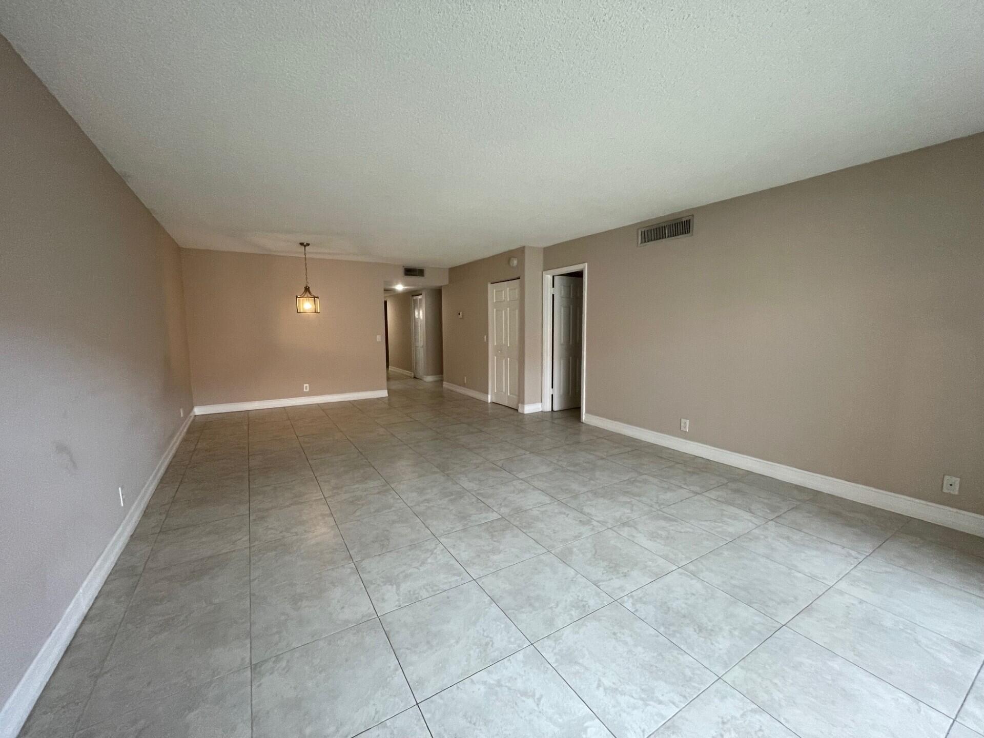 158 Lakeview Drive 202 — photo