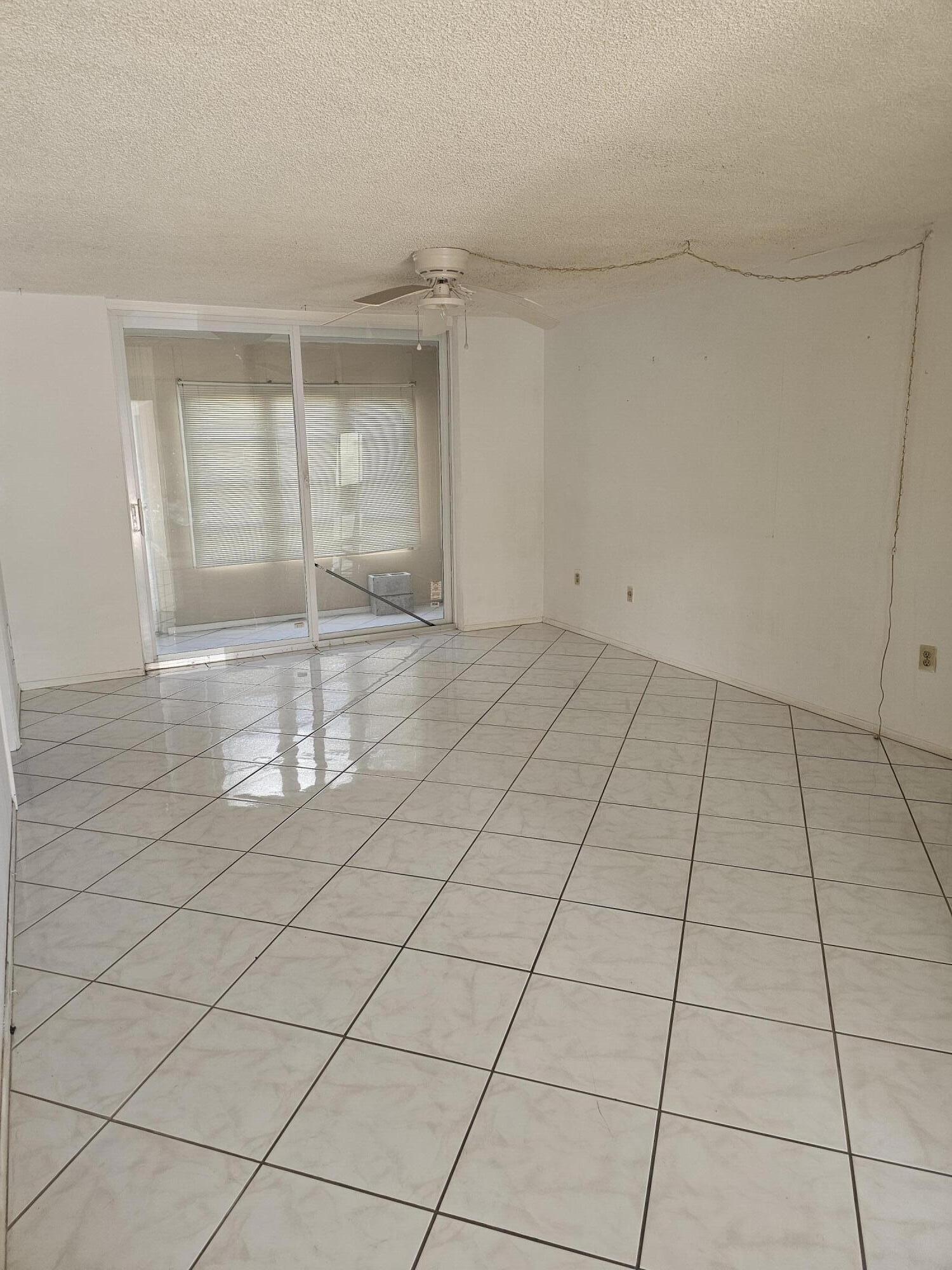 8060 Sunrise Lakes Drive E 109 — photo