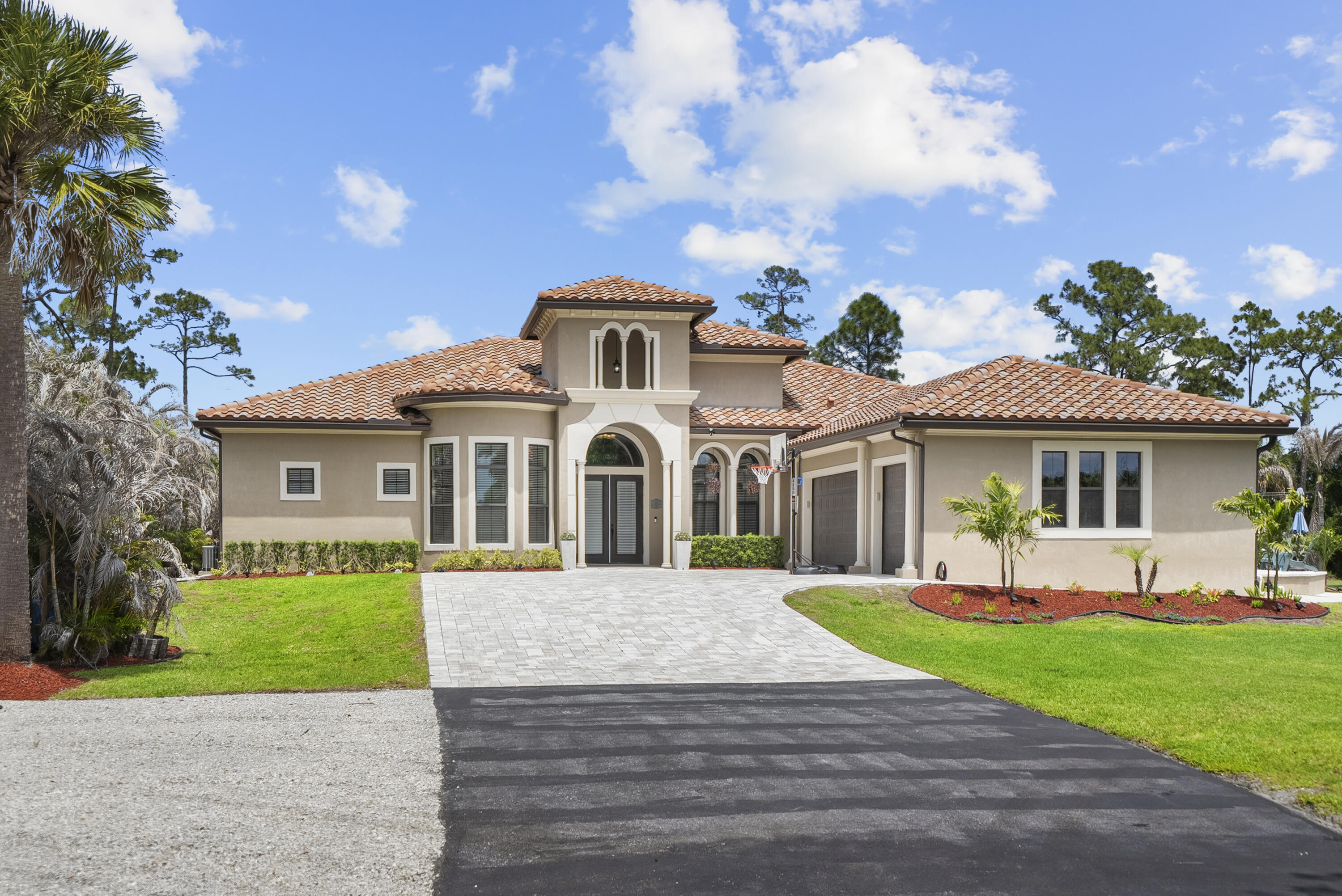 5023 SW Martin Commons Way — photo