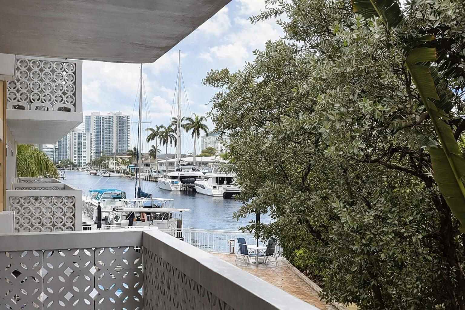 3220 Bayview Drive 211 — photo