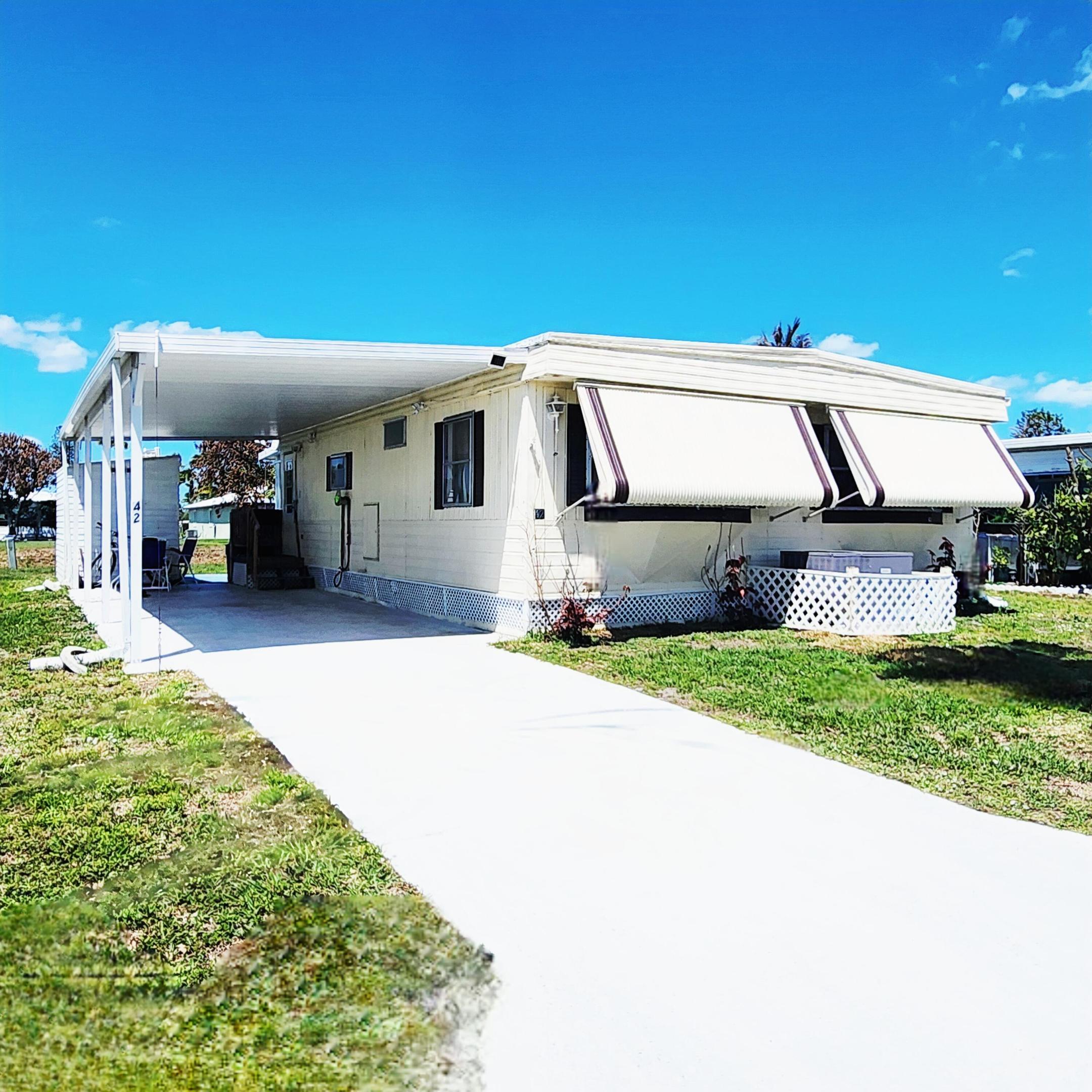 42 SE Spanish Way — photo