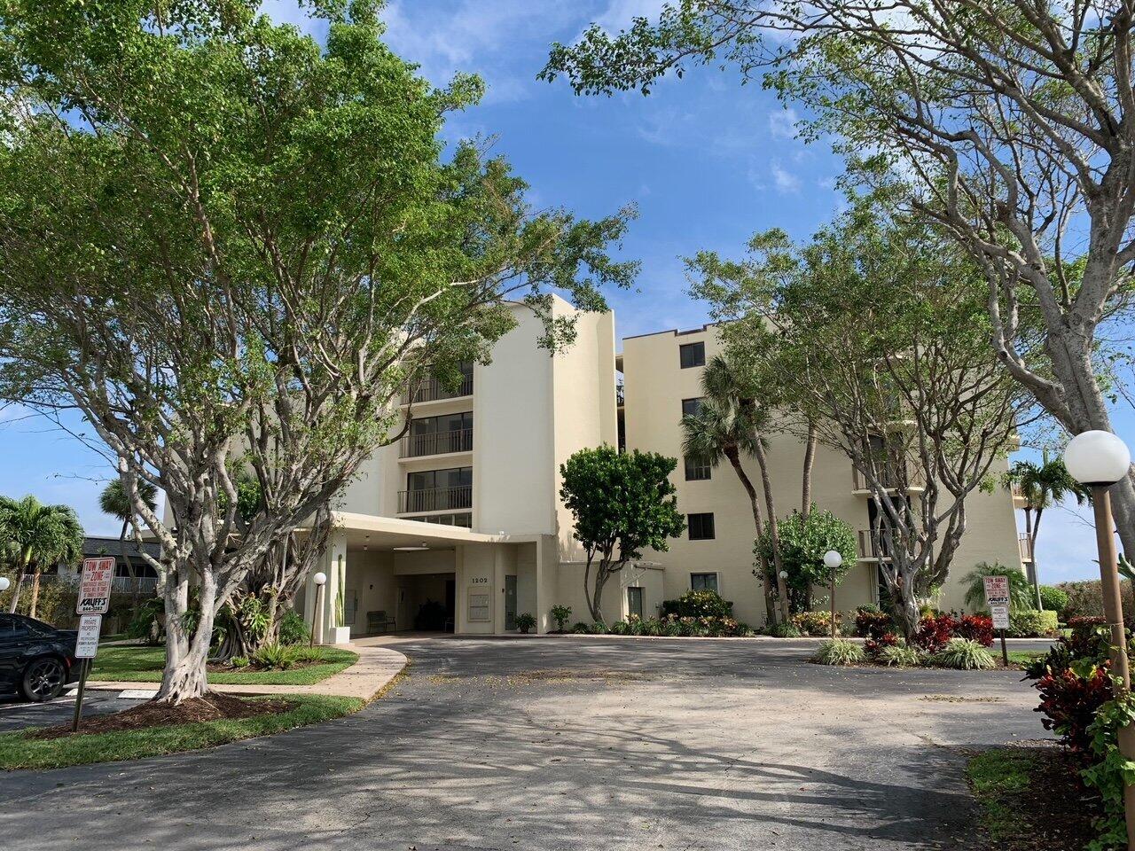 1202 S Lake Drive 502 — photo