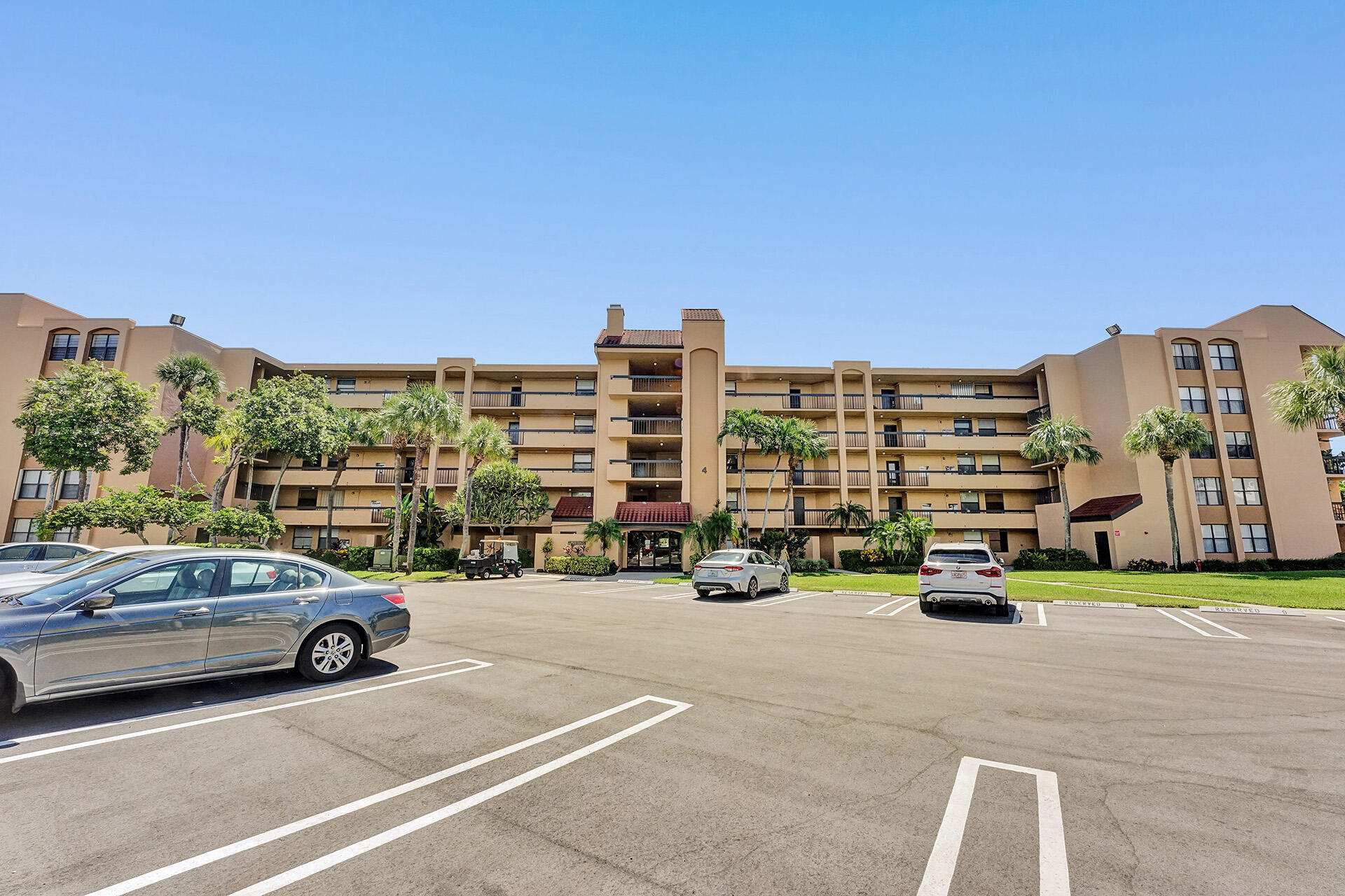 2255 Lindell Boulevard 4111 — photo