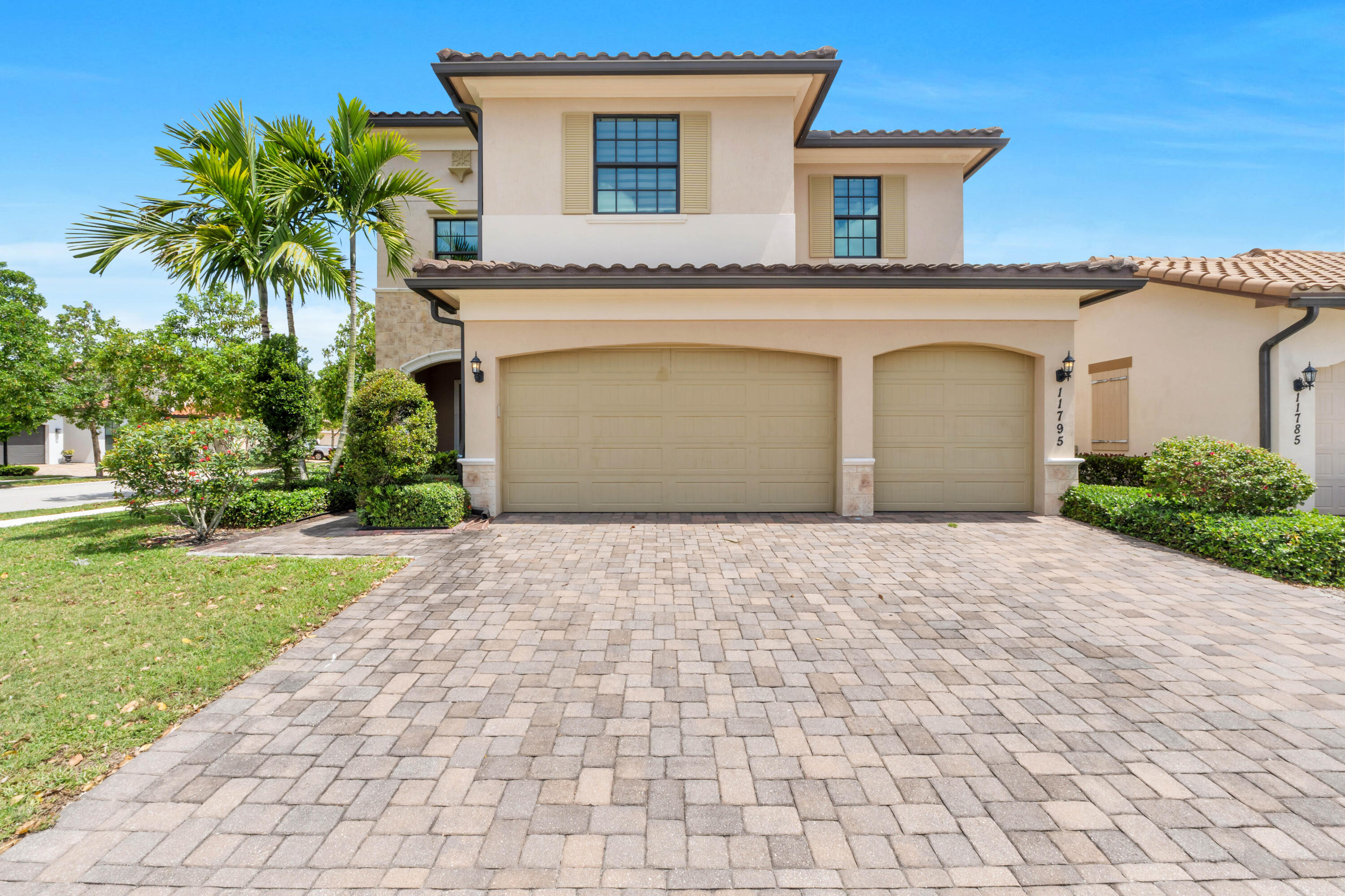 11795 Waterway Circle — photo