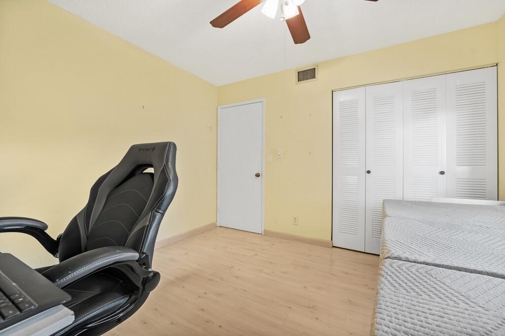 7286 Huntington Lane 405 — photo