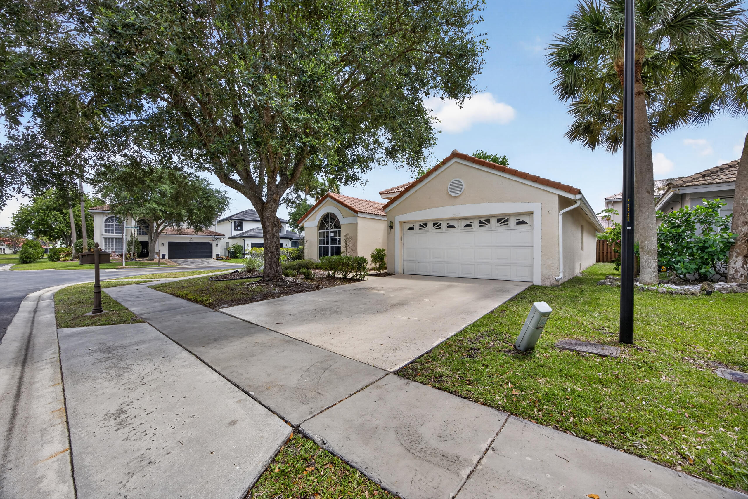 10870 Old Bridgeport Lane — photo