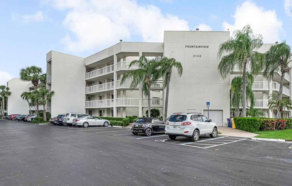 3146 Via Poinciana 203 — photo