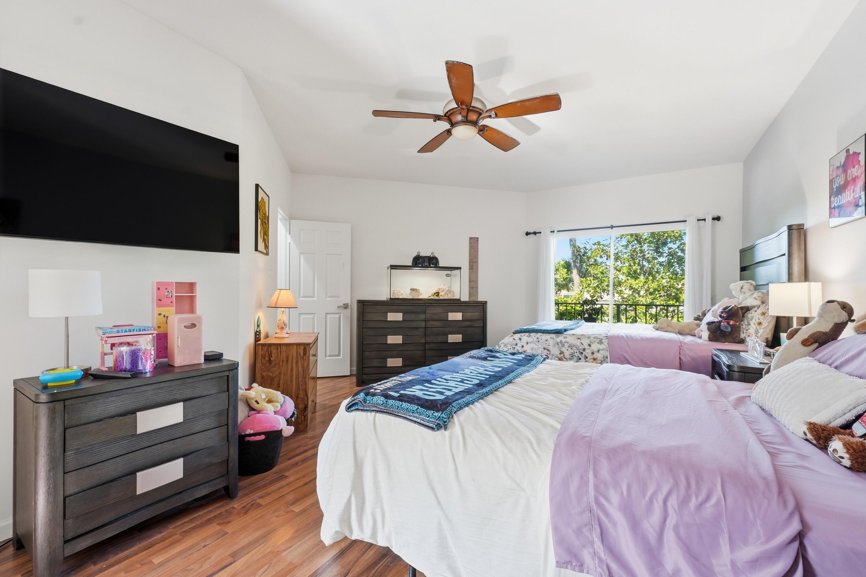 7370 Pine Creek Way — photo