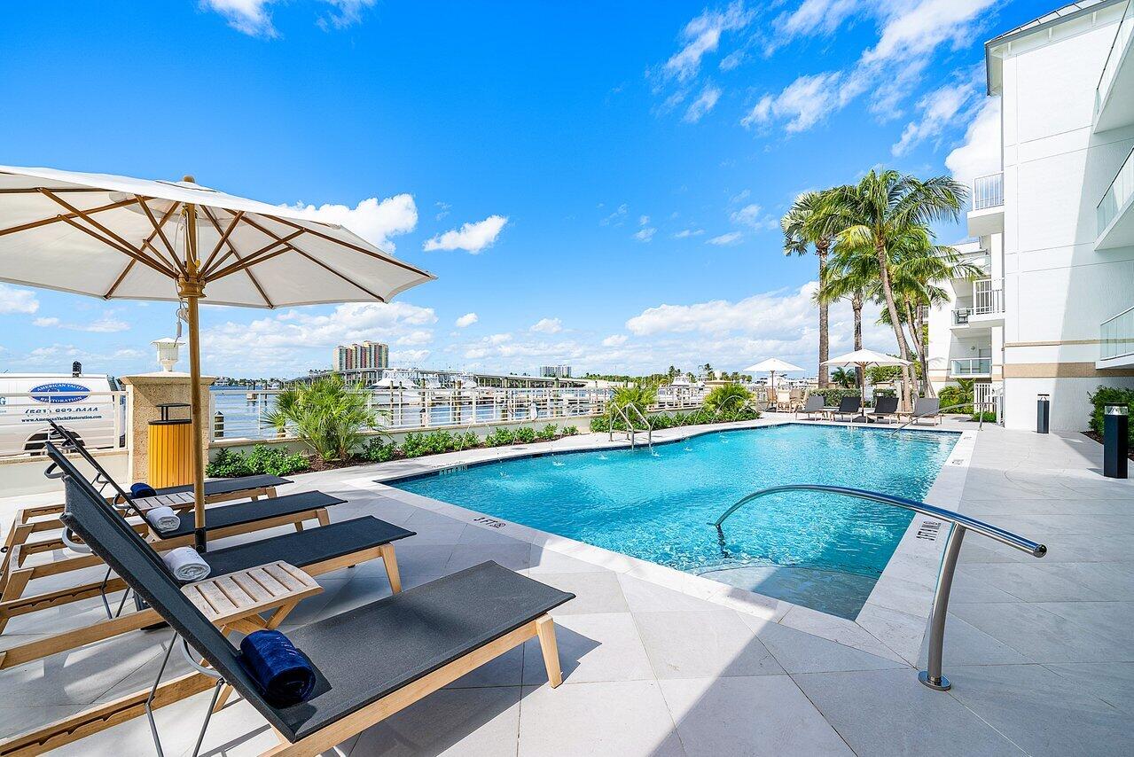 180 Lake Drive 2103 — photo