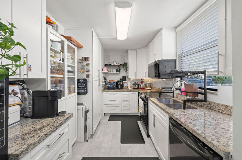 8421 Forest Hills Drive 104 — photo