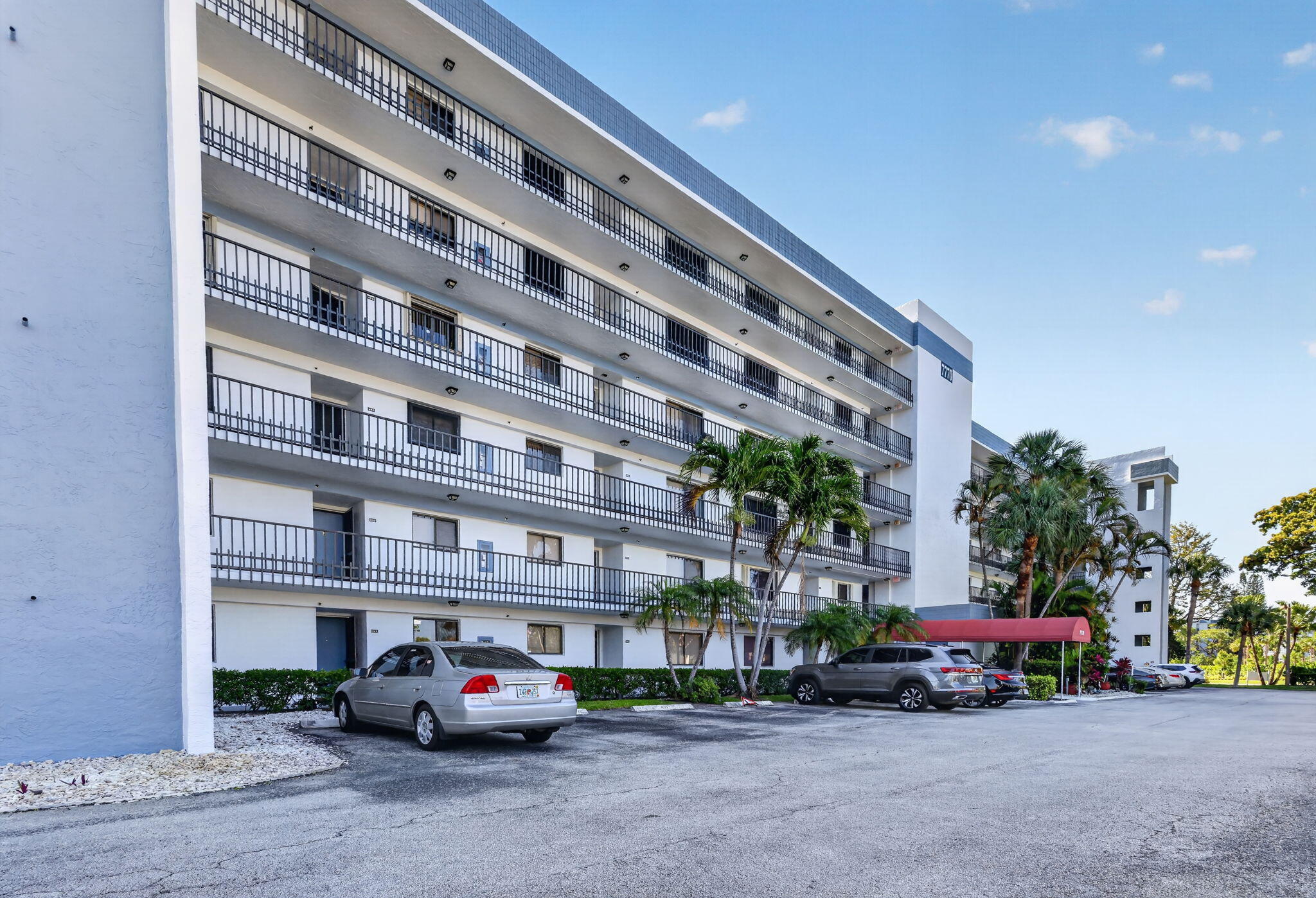 7770 Tahiti Lane 102 — photo