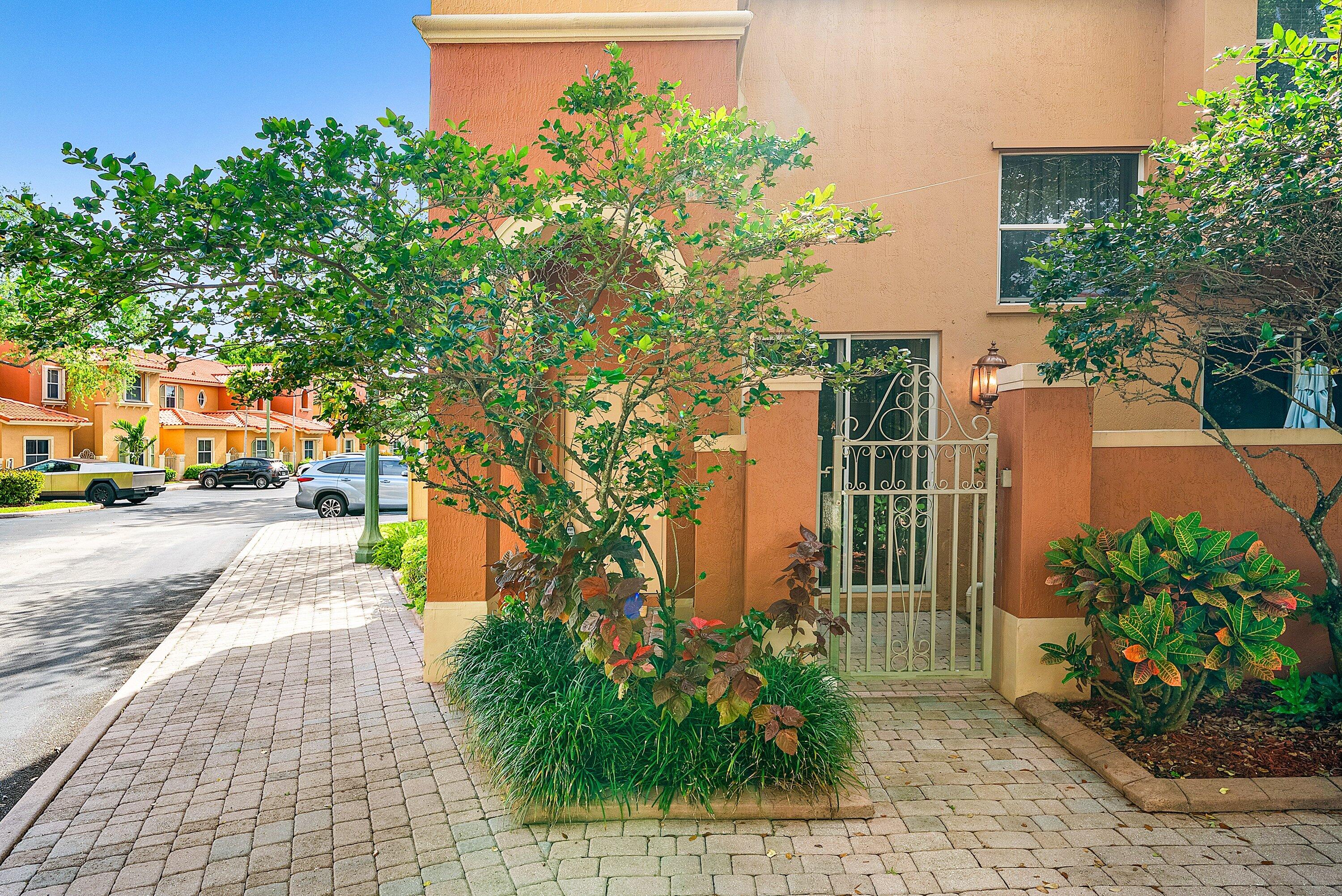 2280 Anchor Court 2606 — photo