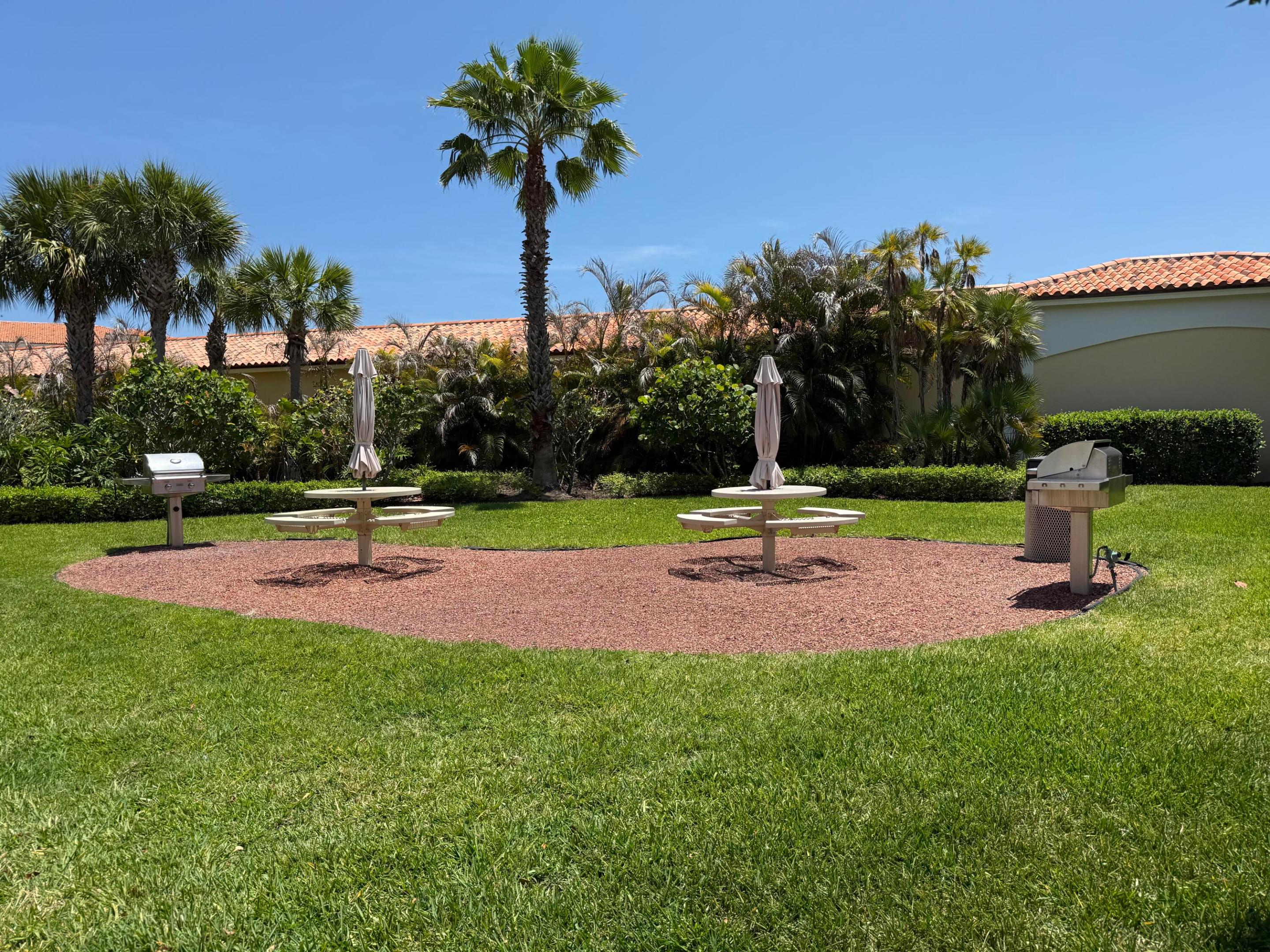 Home in Fort Pierce, FL 34949 — photo 2
