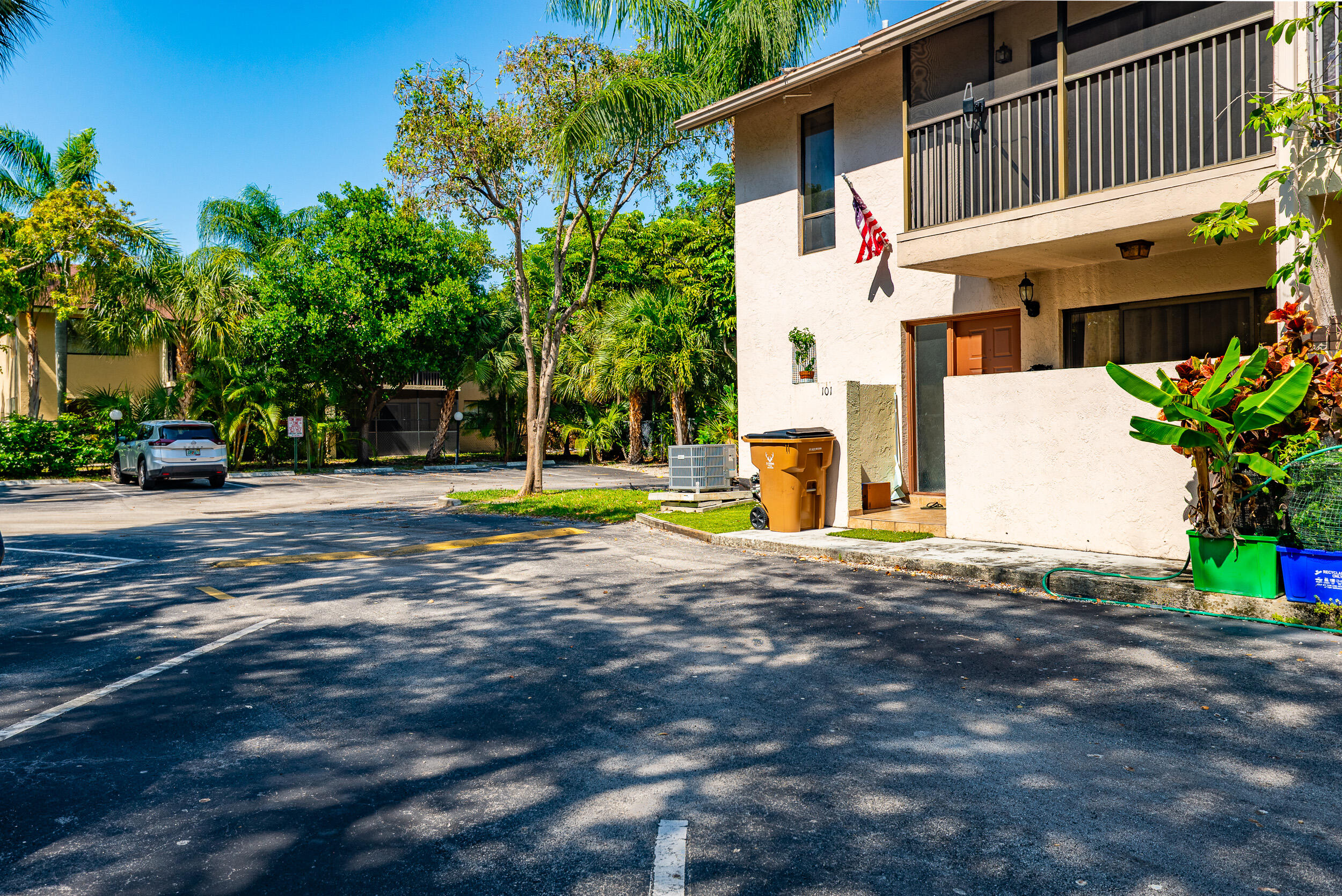 740 SE 1st Way 101 — photo