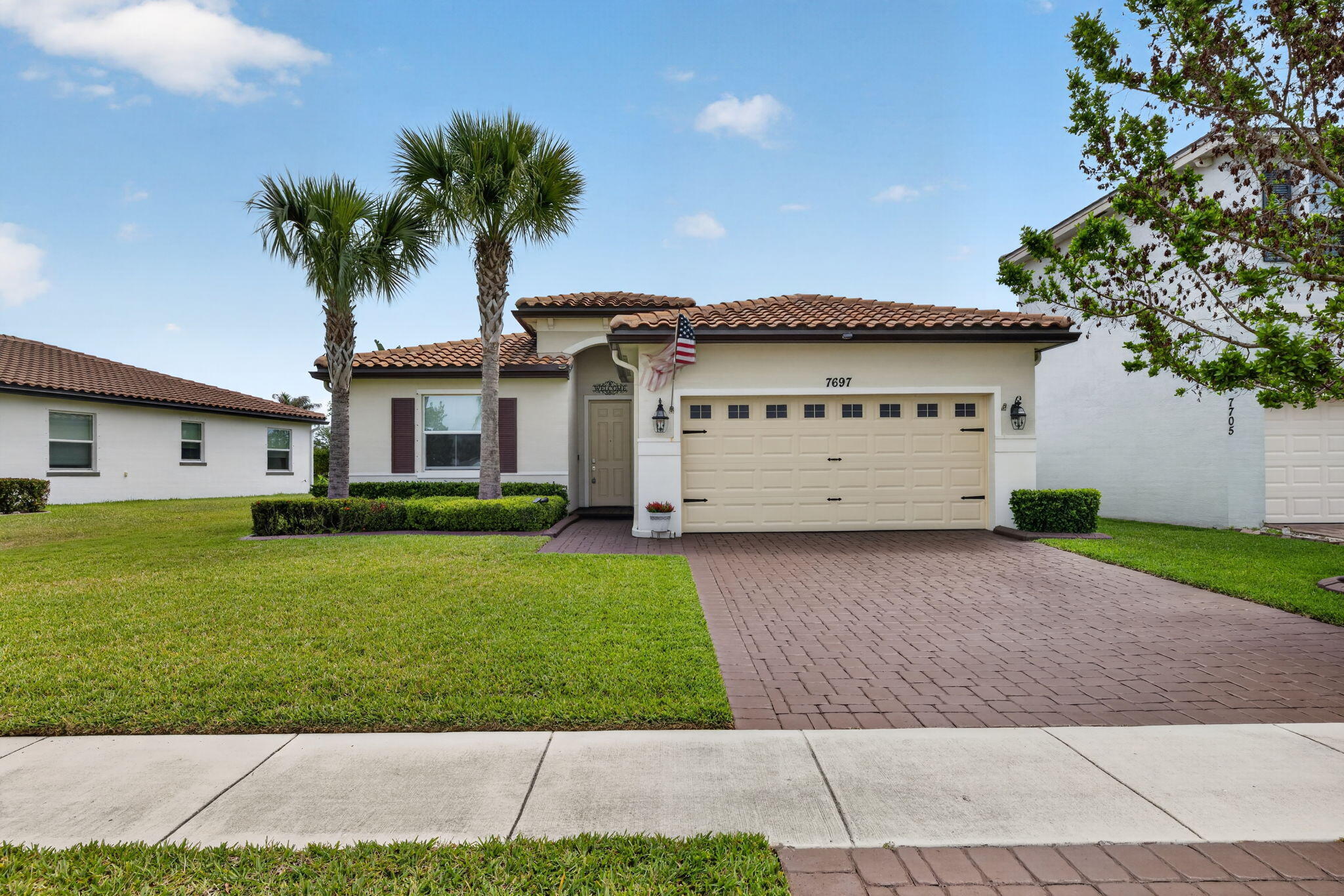 7697 NW Greenbank Circle — photo