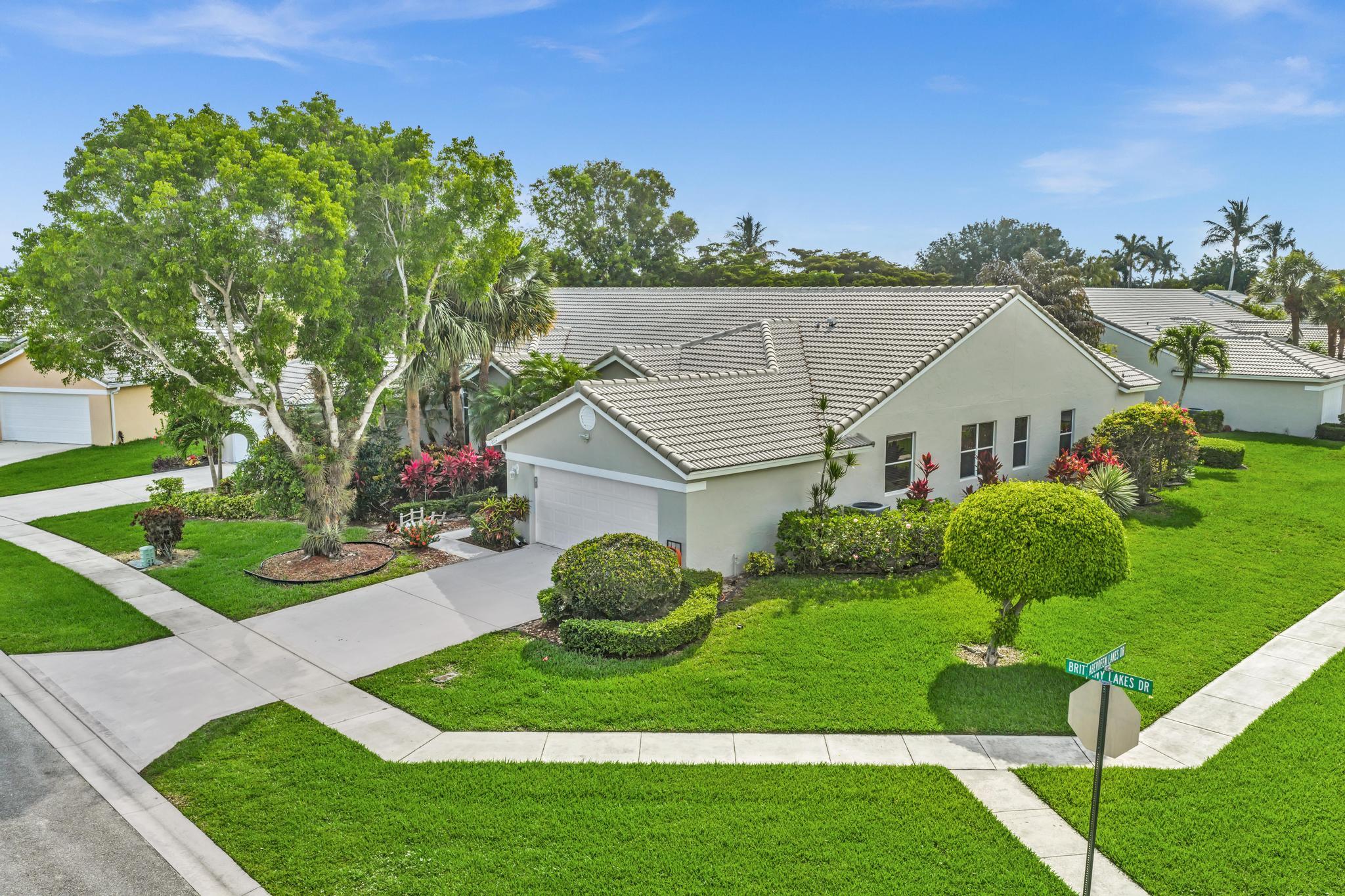 8914 Brittany Lakes Drive — photo