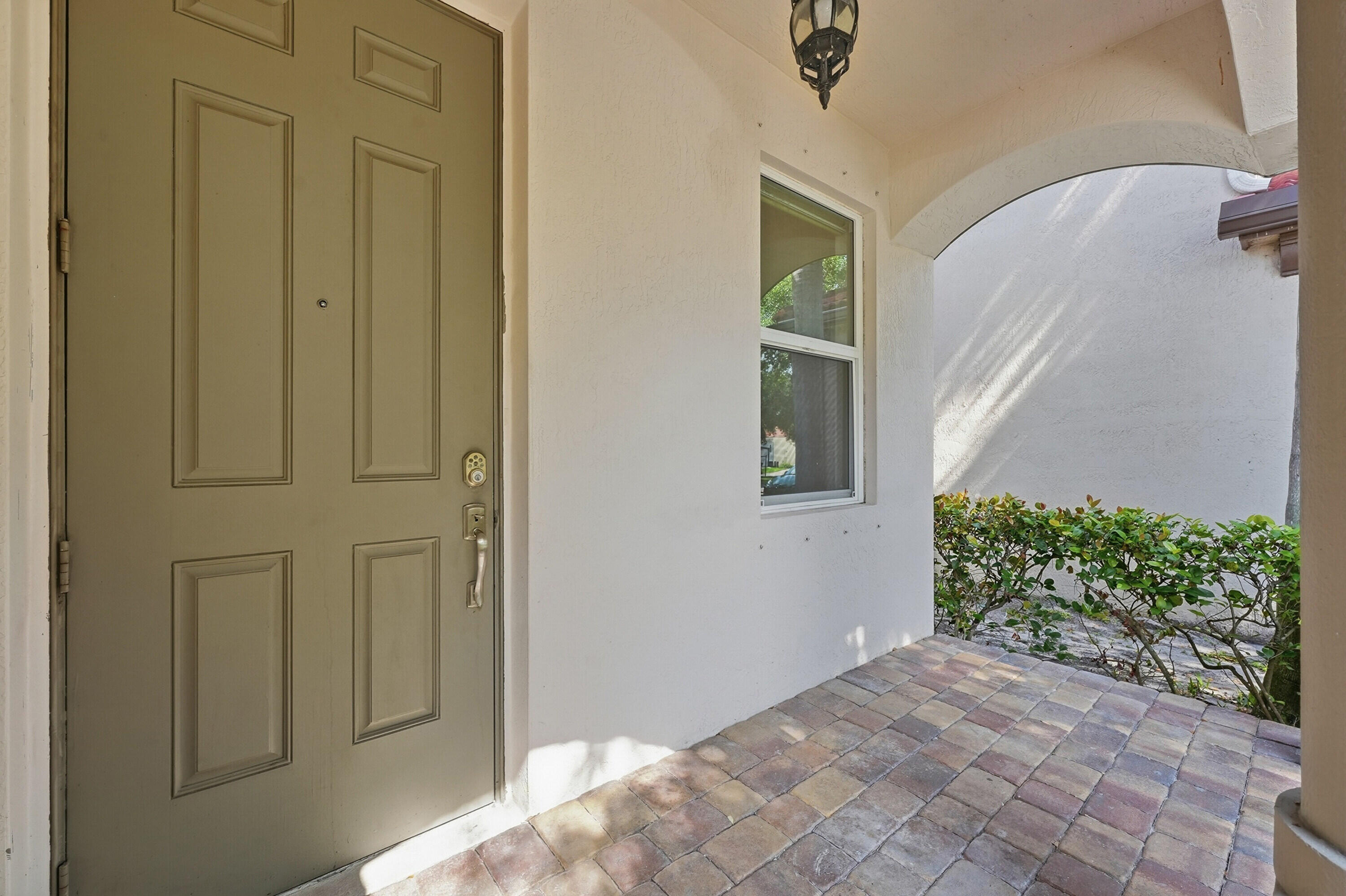 1275 Rosegate Boulevard, Riviera Beach, FL 33404 — photo 3