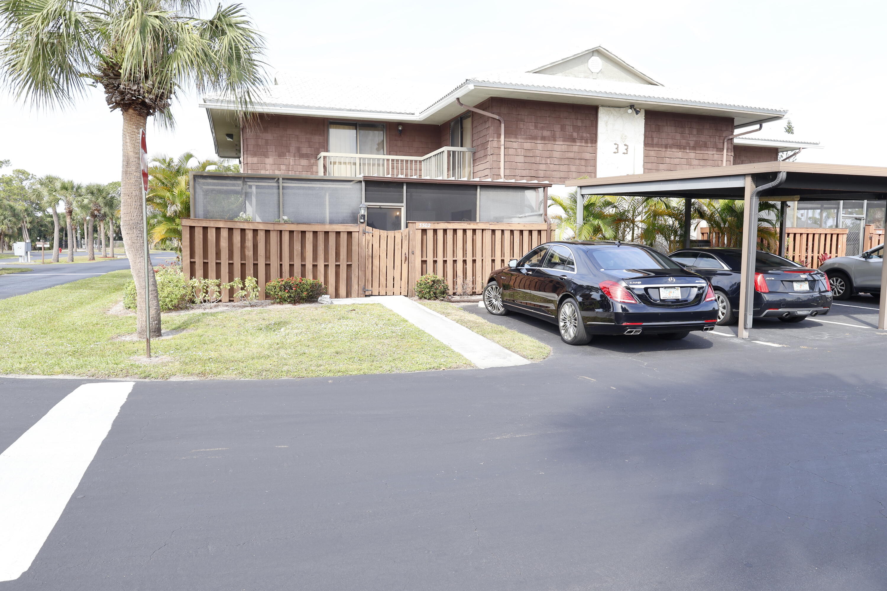 3302 SE Guinevere Lane B — photo
