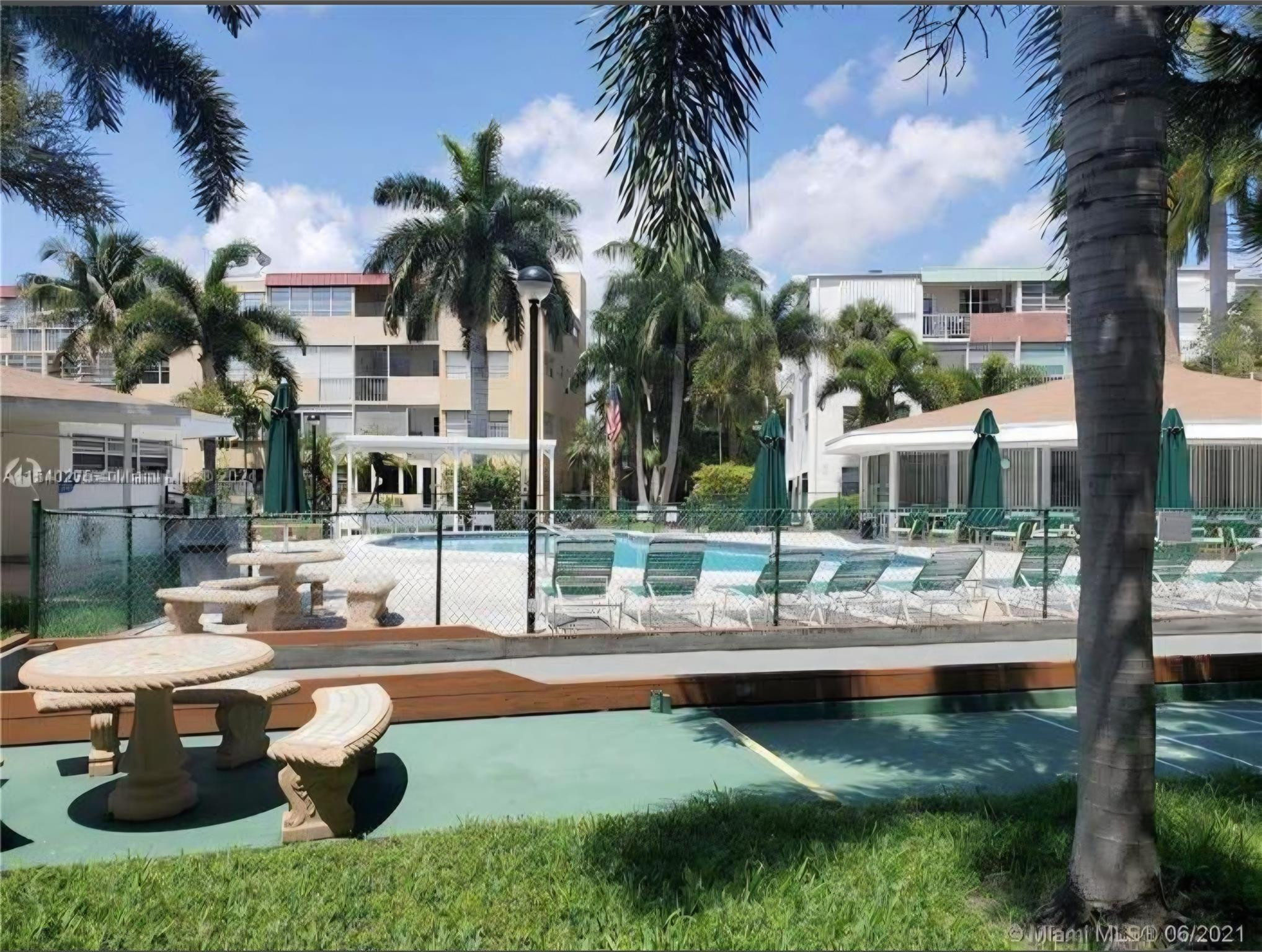 1333 E Hallandale Beach Boulevard 305 — photo
