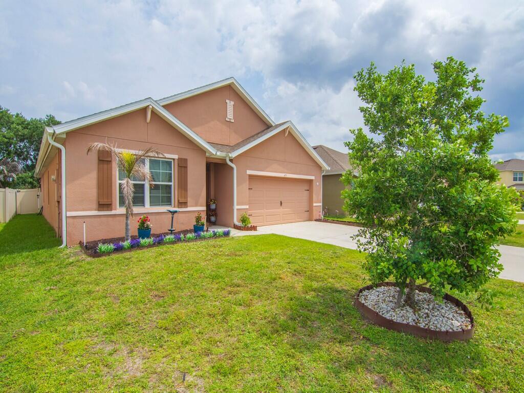 475 SW Moray Drive — photo