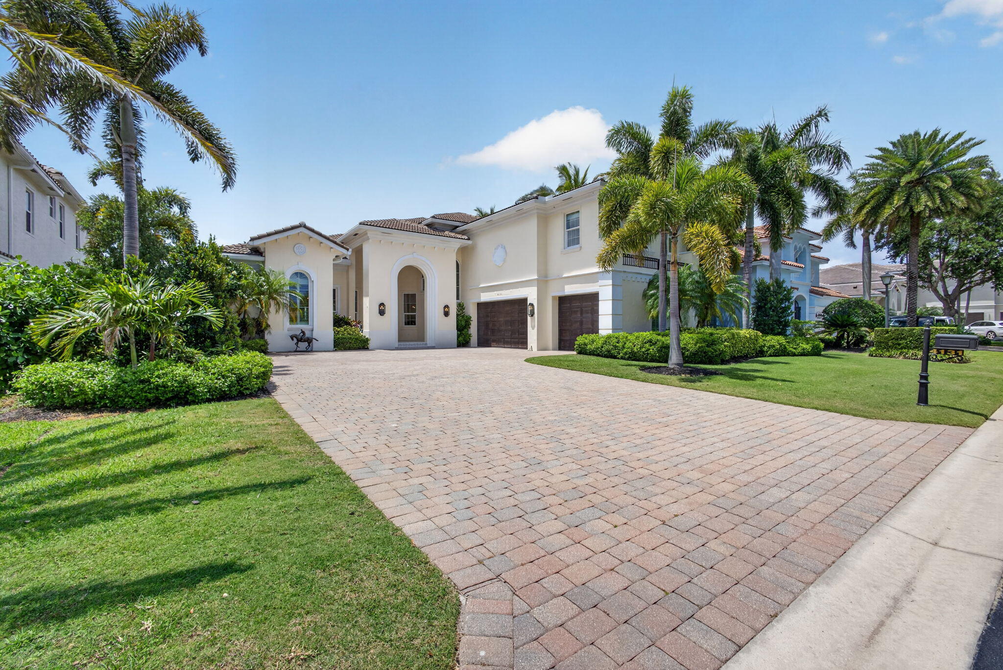 4131 Venetia Way — photo