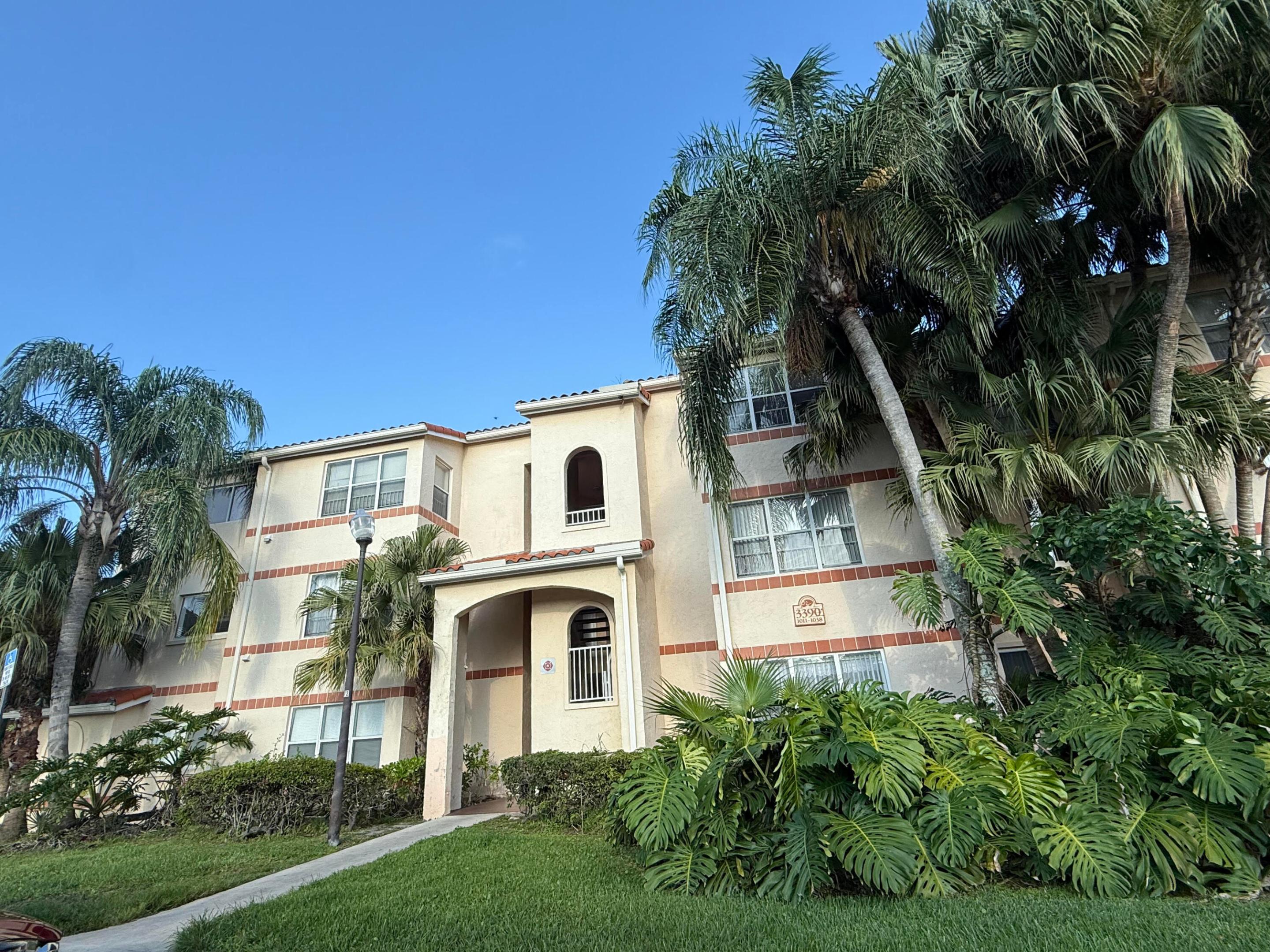 3390 N Pinewalk Drive 1012 — photo