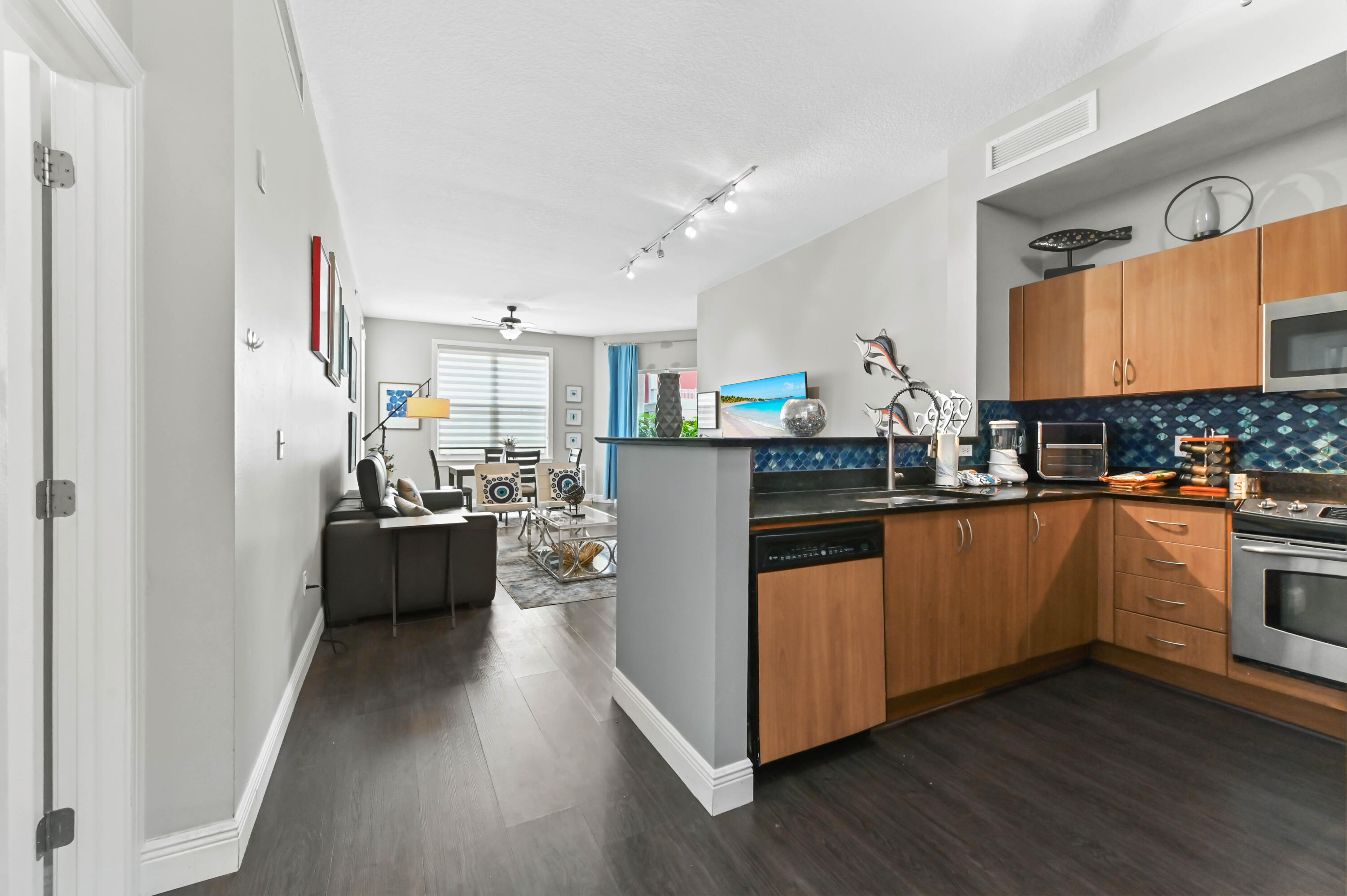 804 E Windward Way 120 — photo
