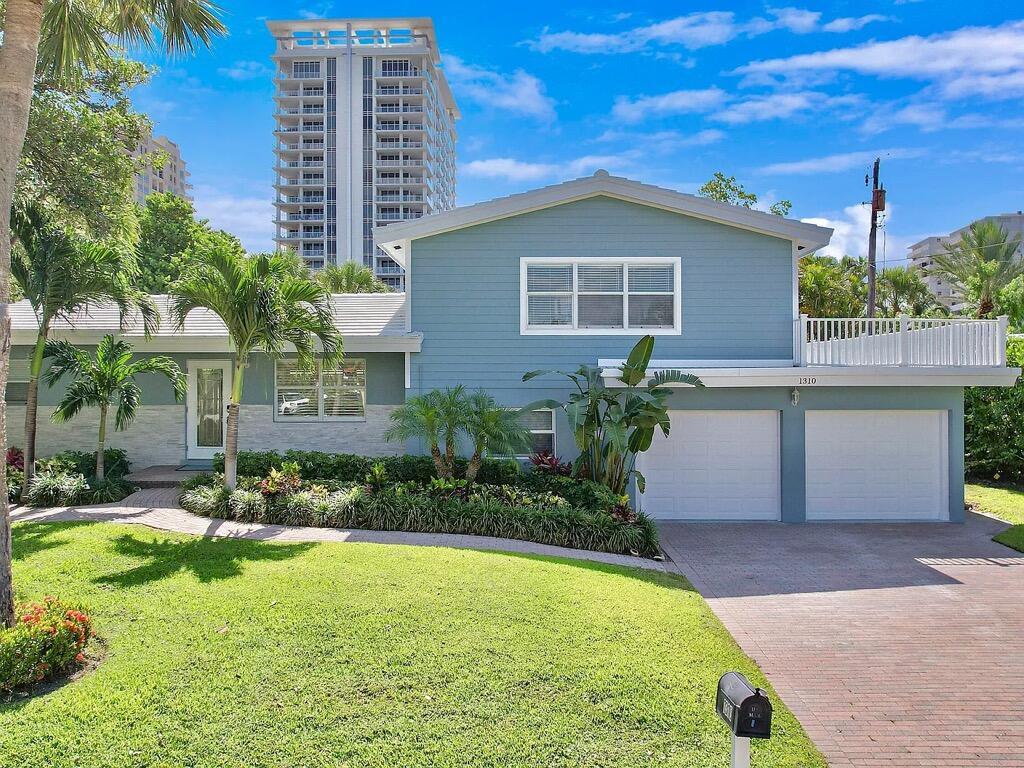 1310 Manor Drive — photo