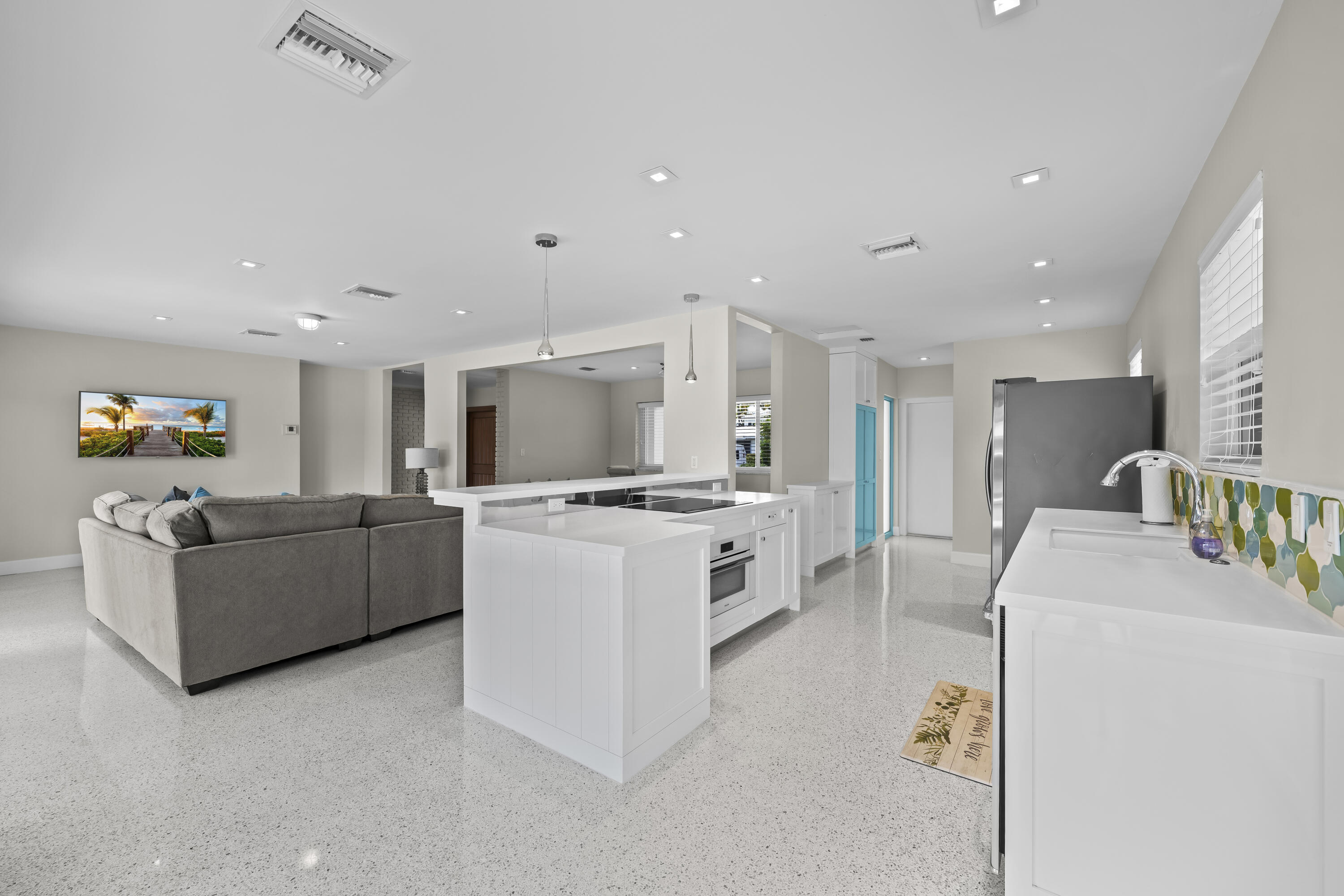 2259 Ibis Isle Road E — photo