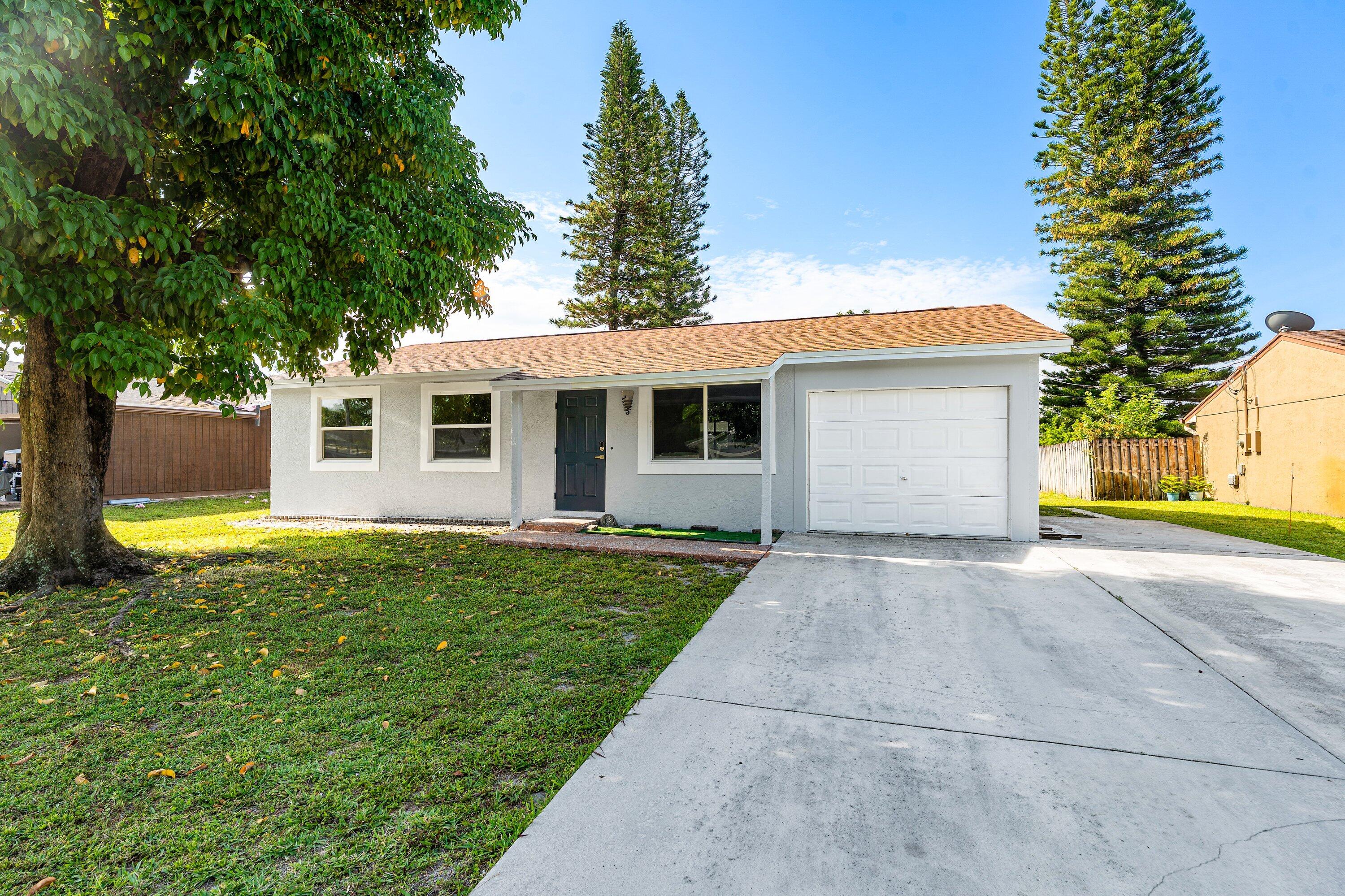 4714 Wadita Ka Way — photo
