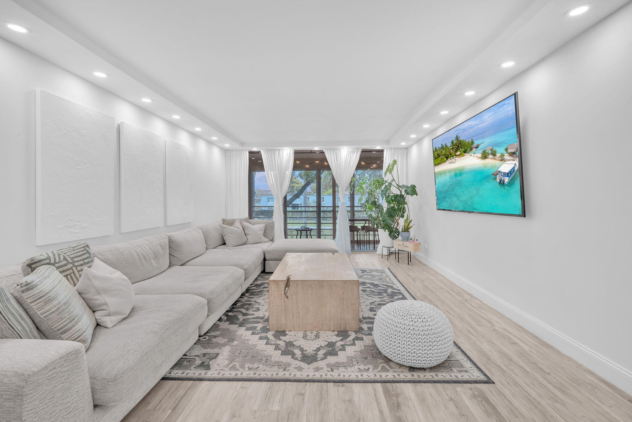 6921 Cypress Road Apt B19 — photo