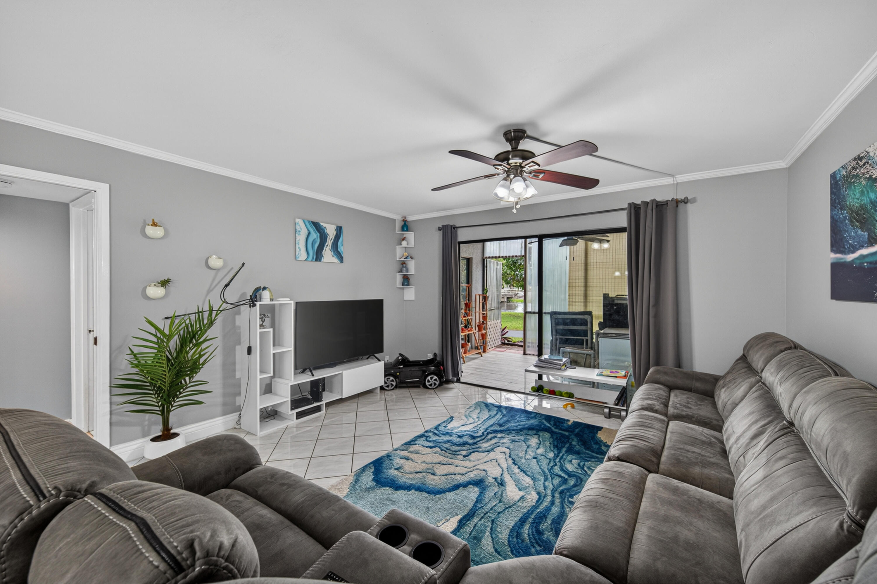 2200 S Cypress Bend Drive 101 — photo