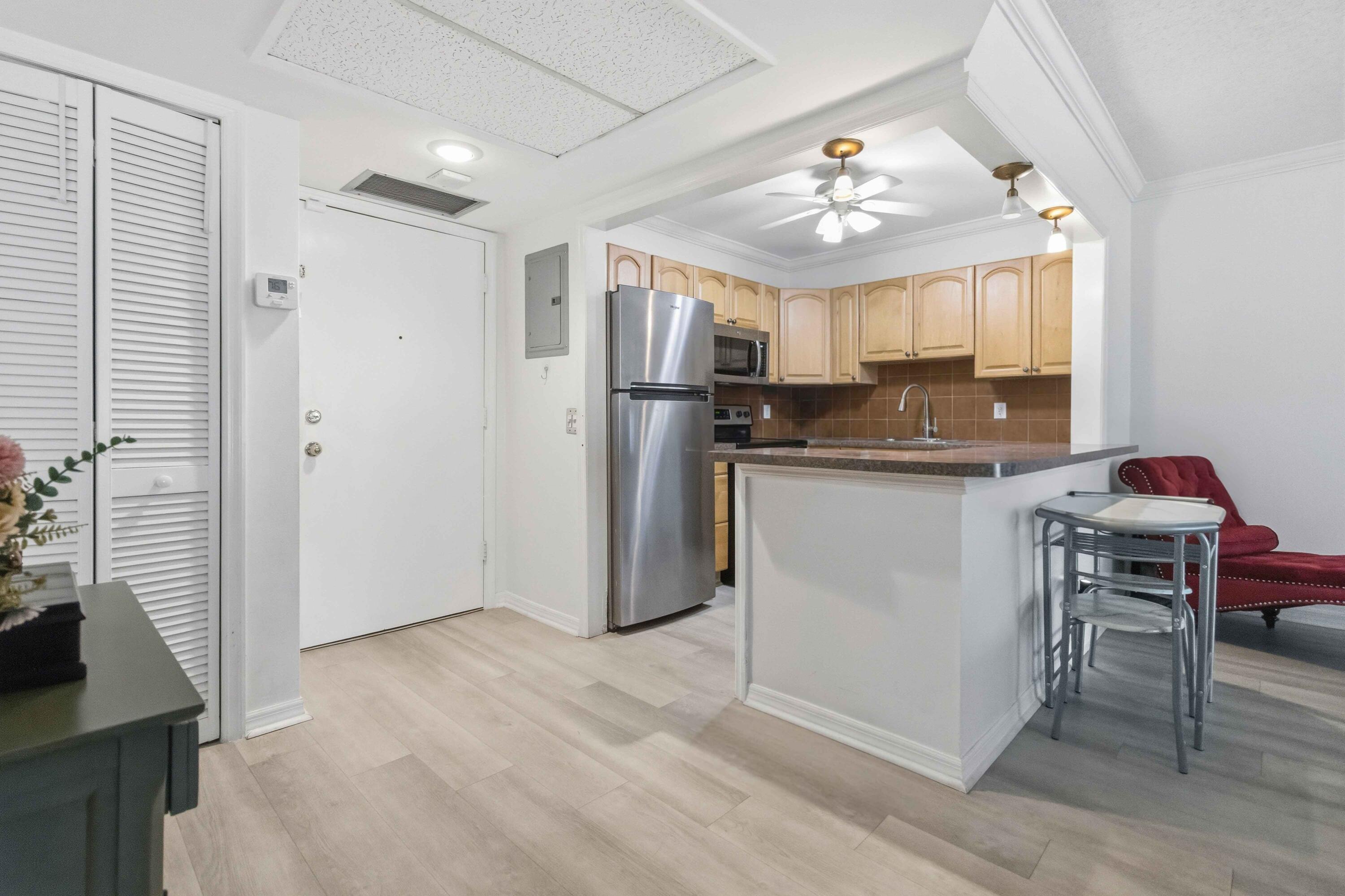 259 S Cypress Road 506 — photo