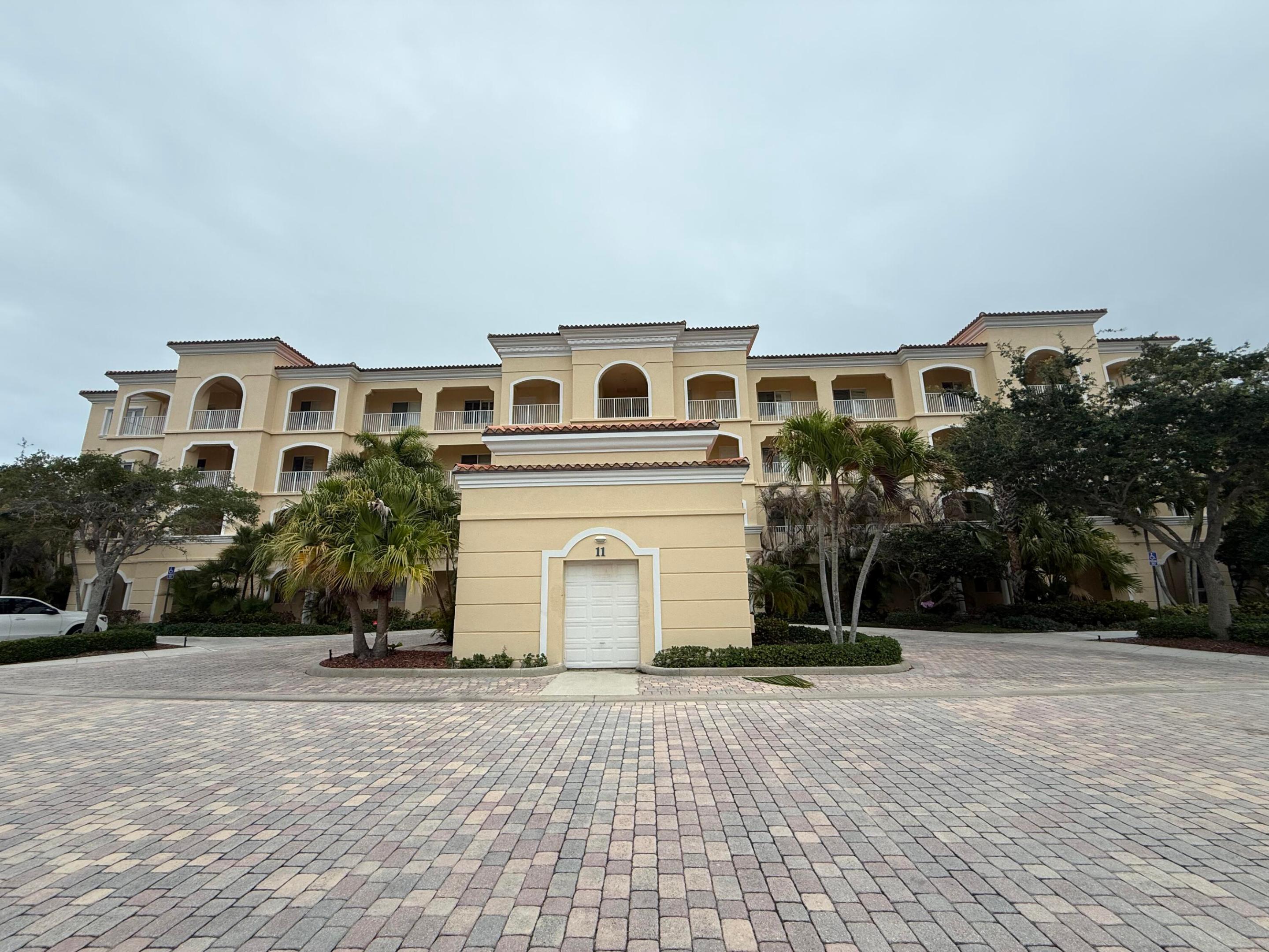 11 W Harbour Isle Dr W W 105 — photo