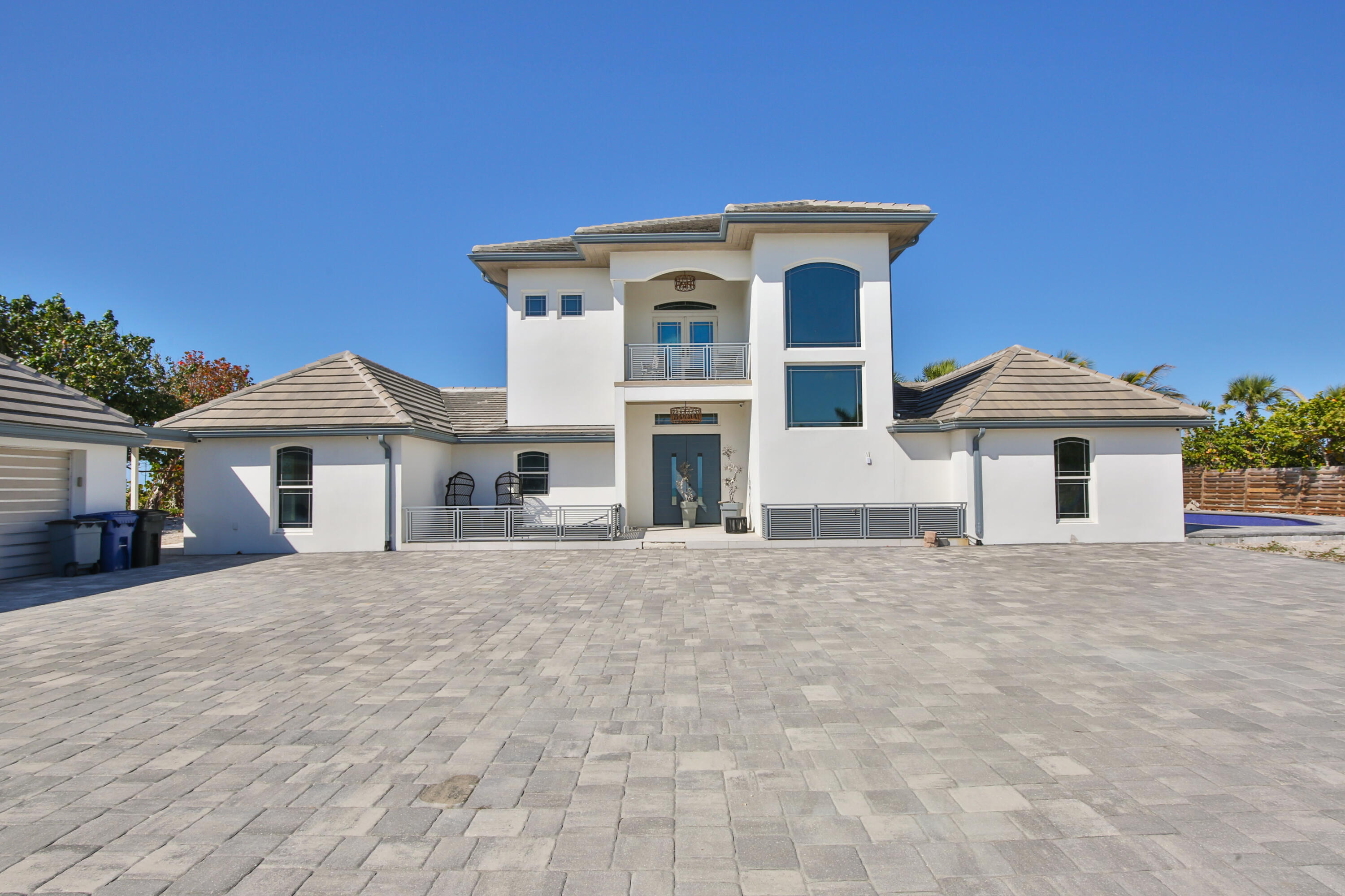 7816 Sanderling Road — photo