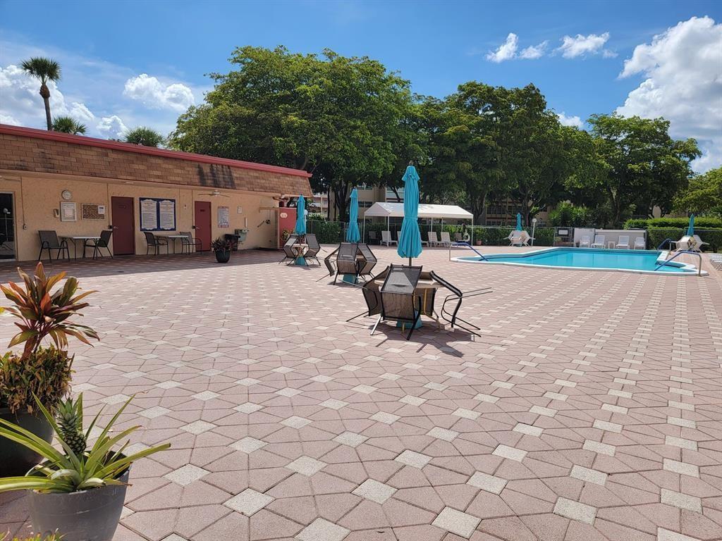 Home in Margate, FL 33063 — photo 2