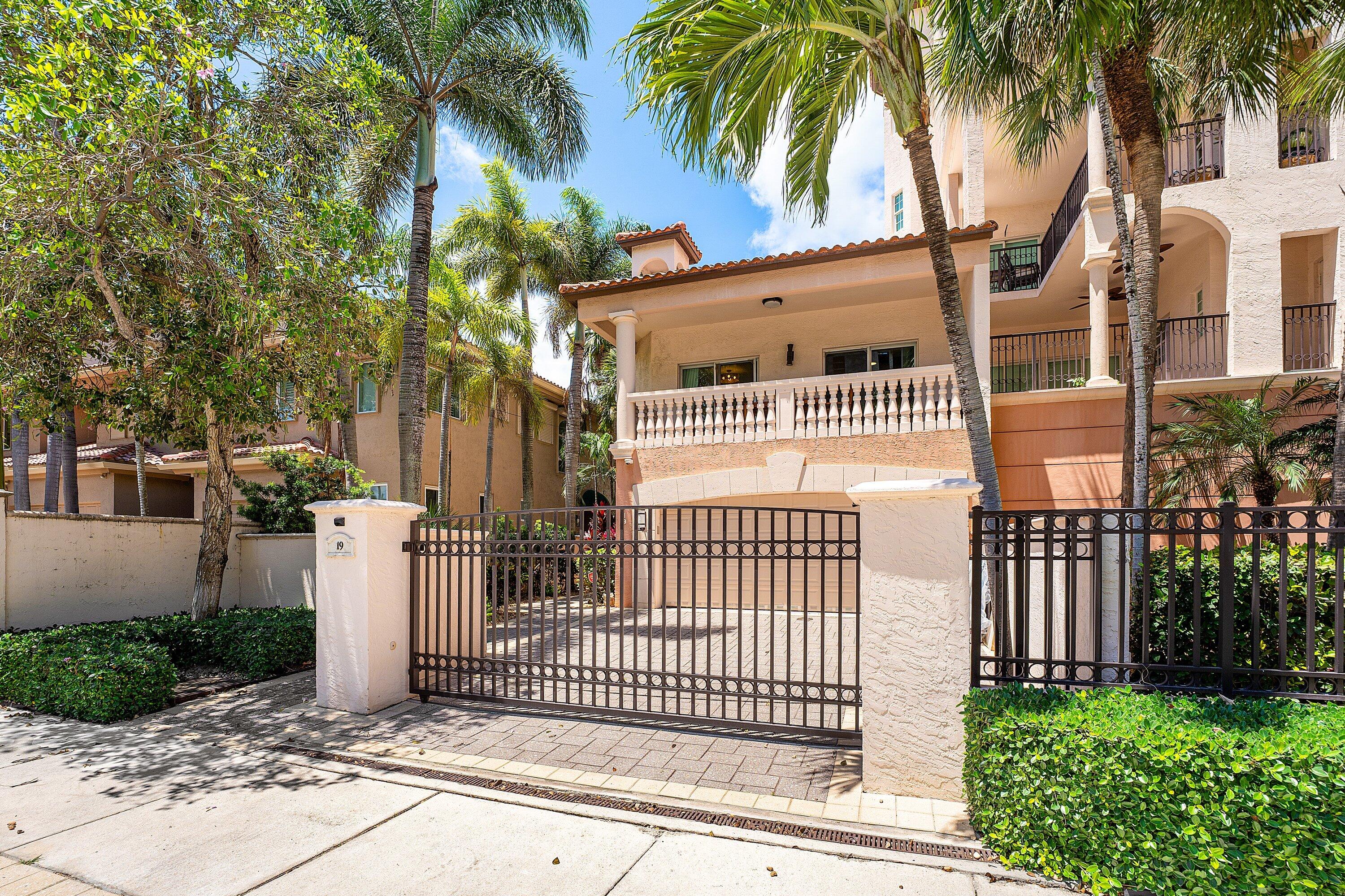 19 Hendricks Isle — photo